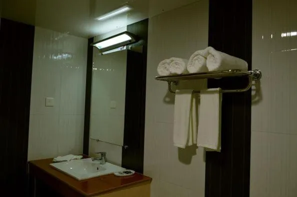 Bathroom in Hotel Amodhara