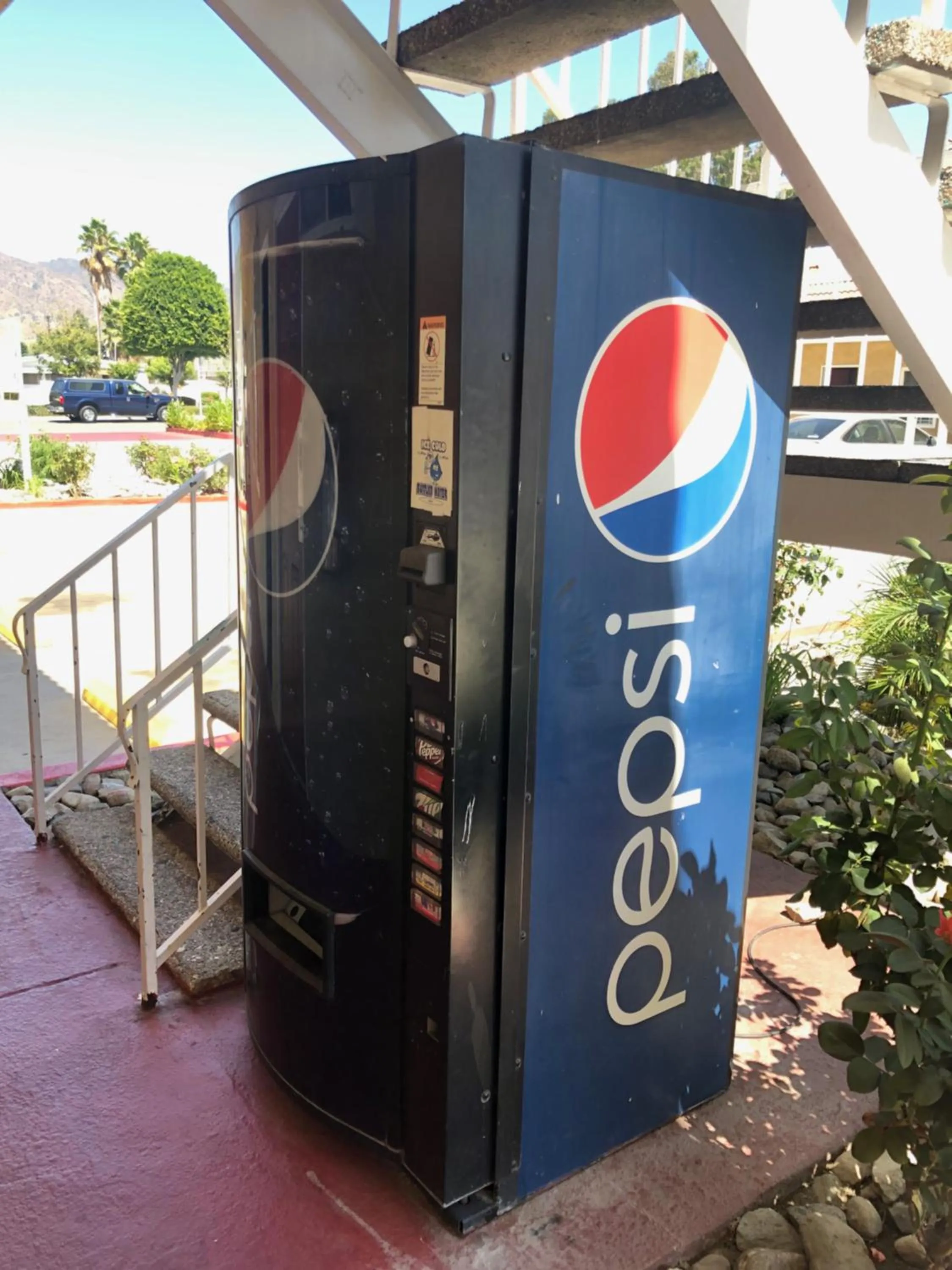 vending machine in Glendora Motel