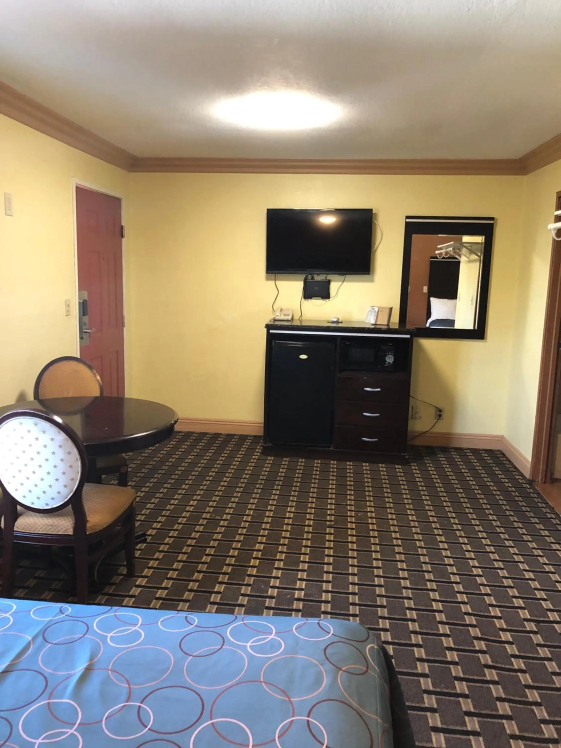 Bed in Glendora Motel