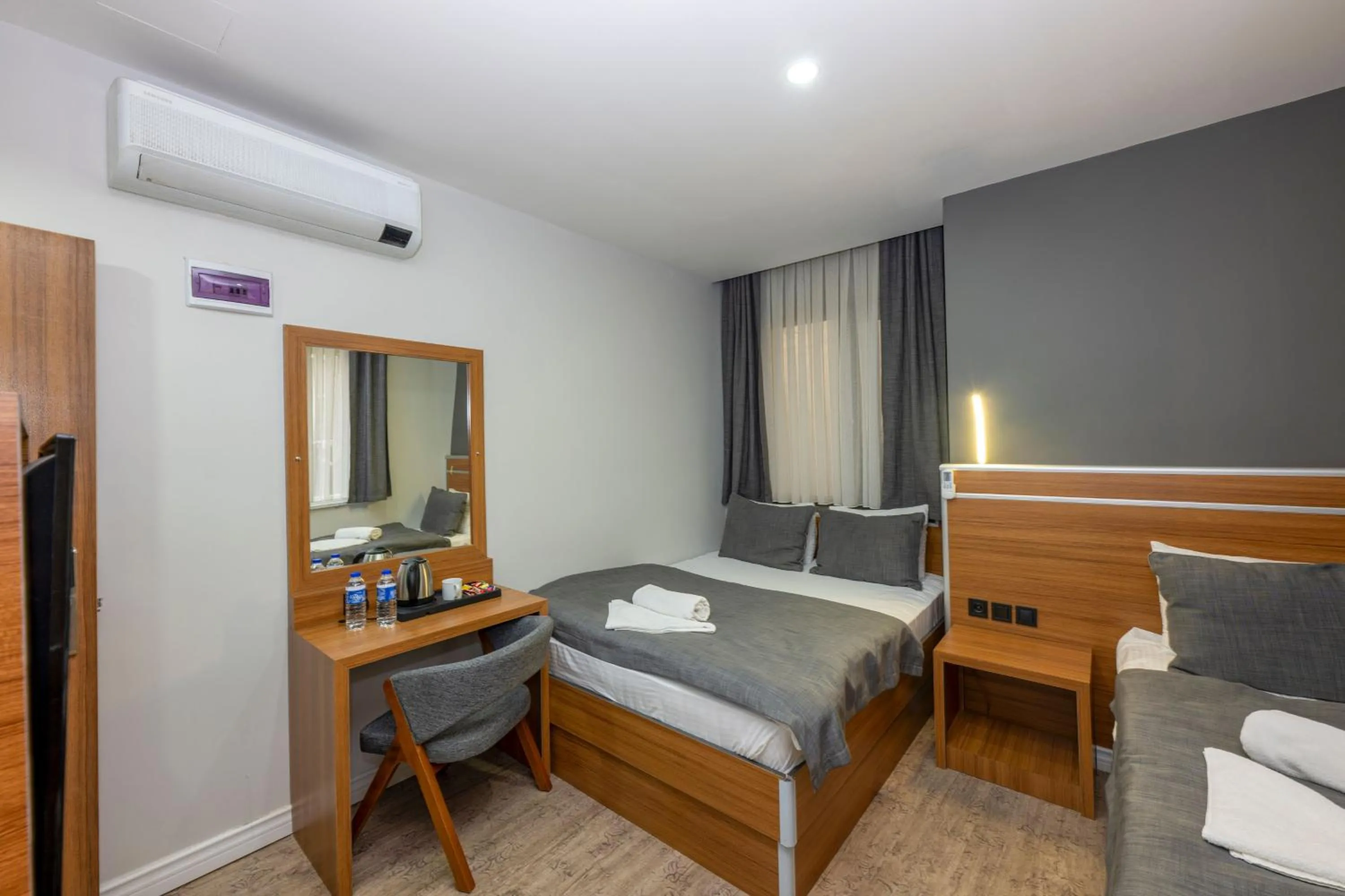 towels, Bed in mayza otel