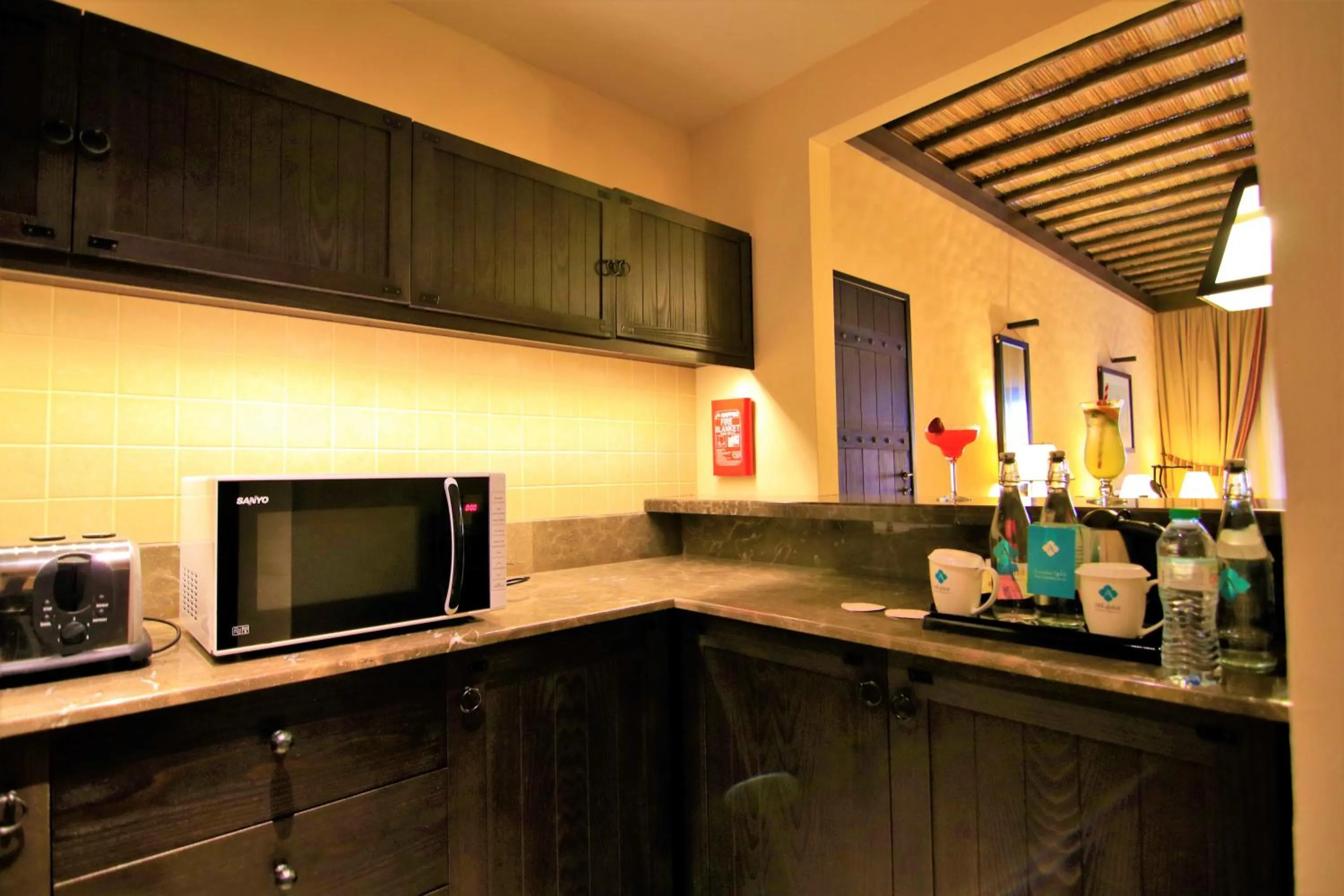 Kitchen or kitchenette in Atana Musandam Resort