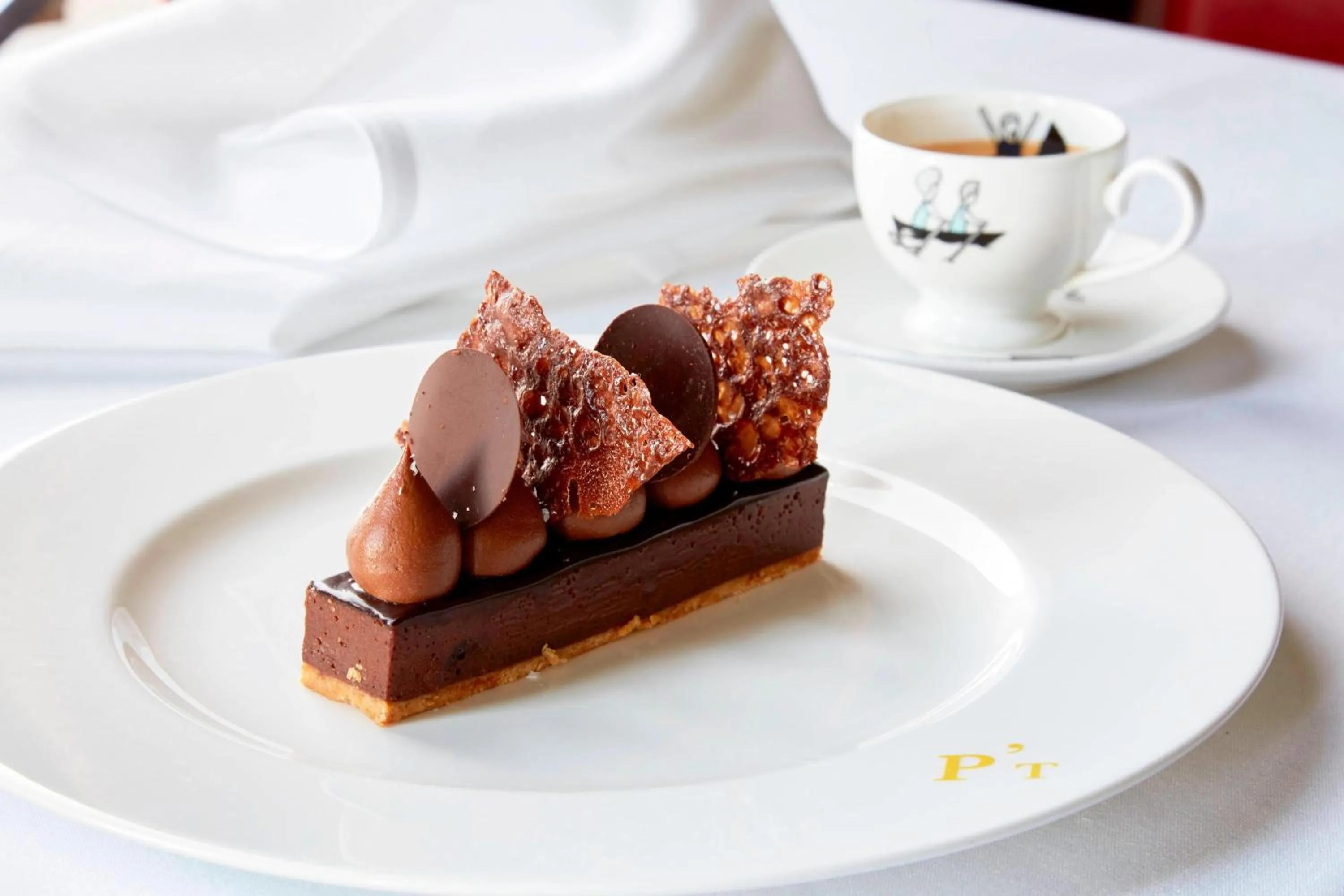 Lounge or bar in University Arms, Autograph Collection