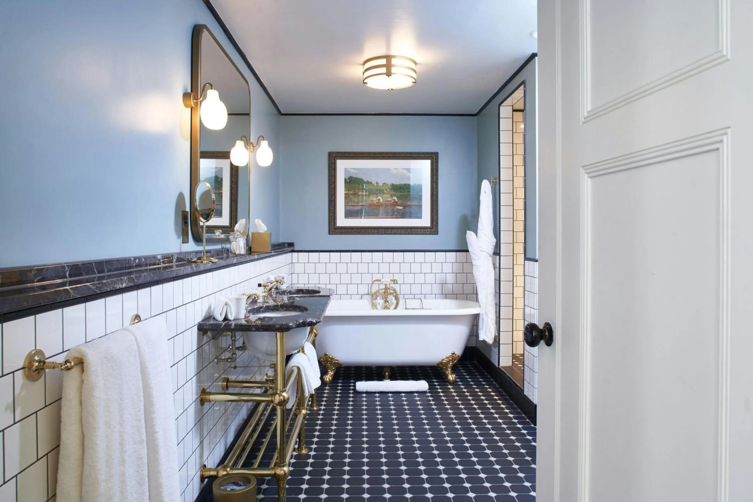 Bathroom, Bed in University Arms, Autograph Collection