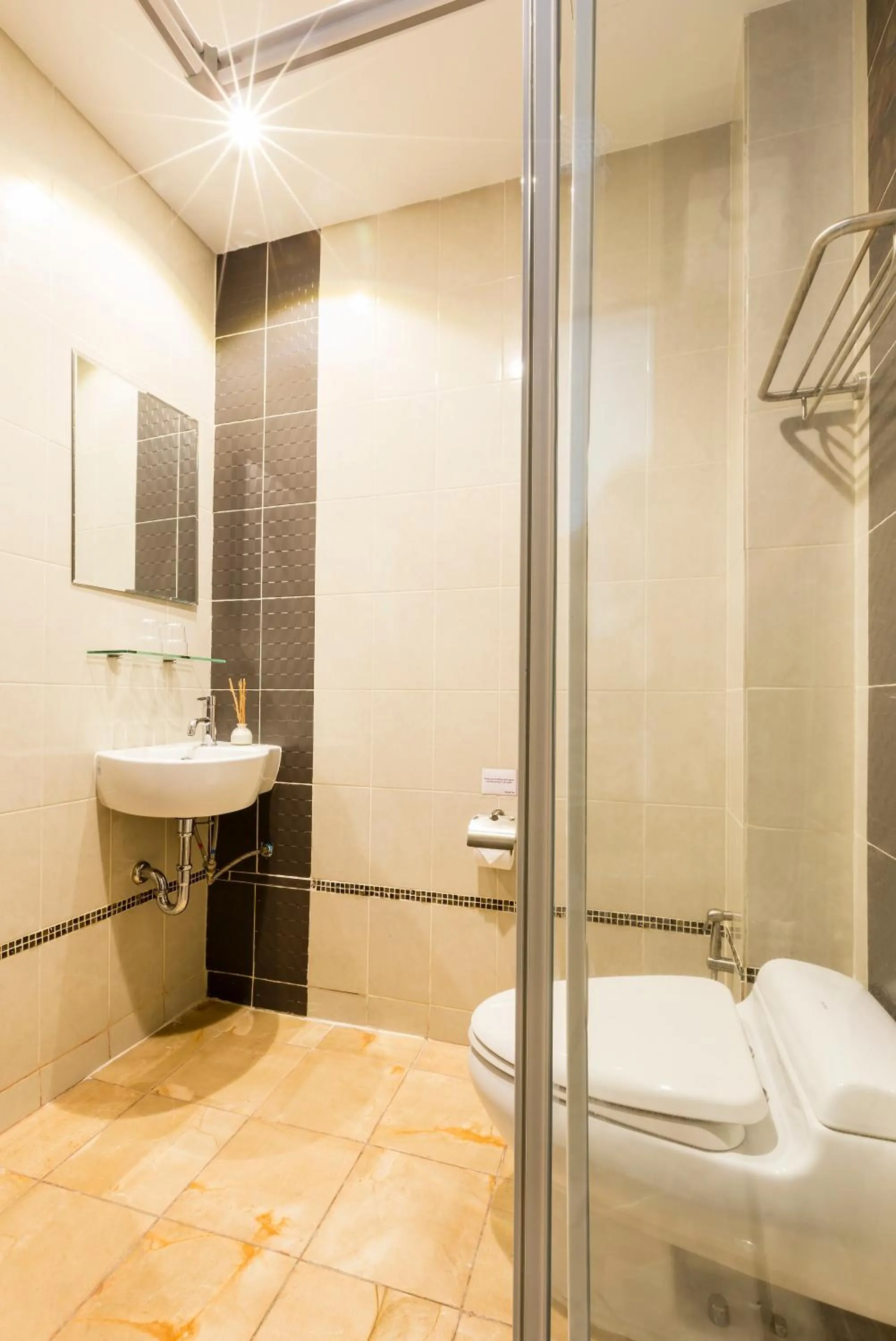 Bathroom in Lee Chiang Hotel