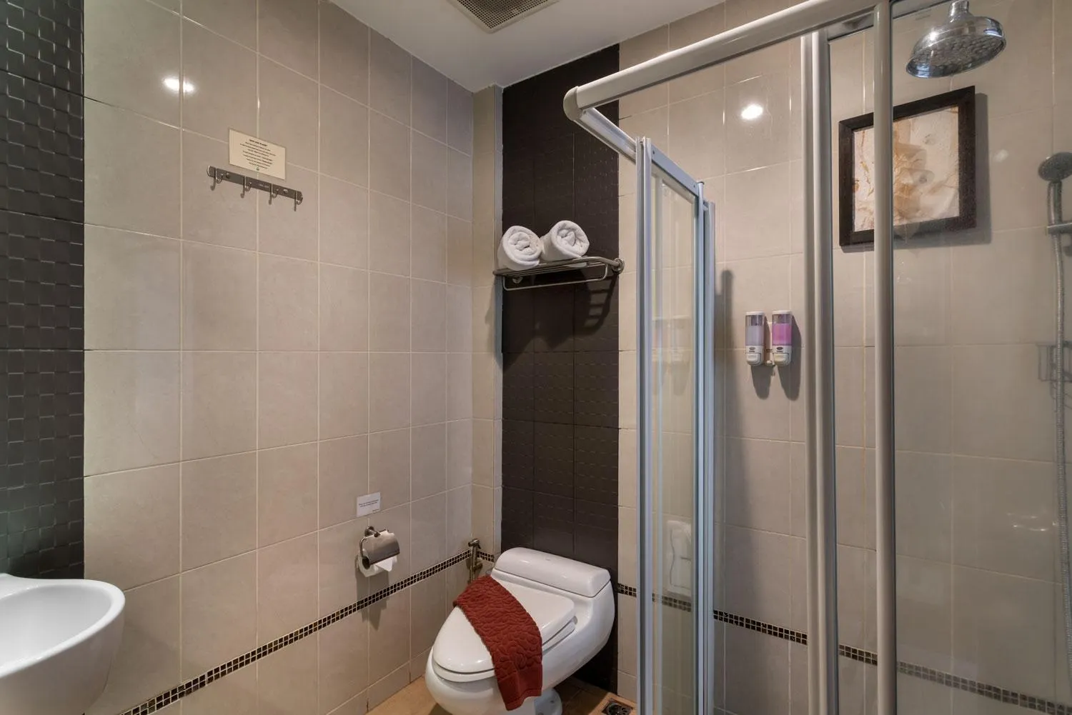 Bathroom in Lee Chiang Hotel