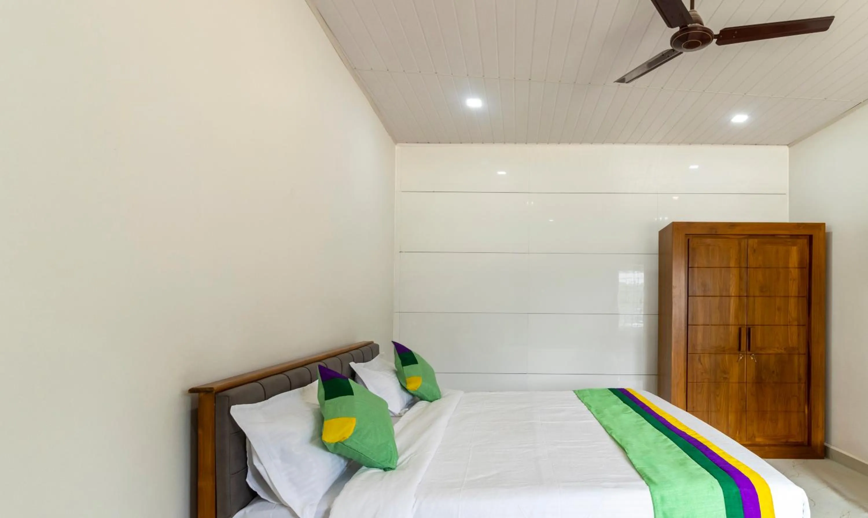 Bed in Treebo The Rove, Coorg