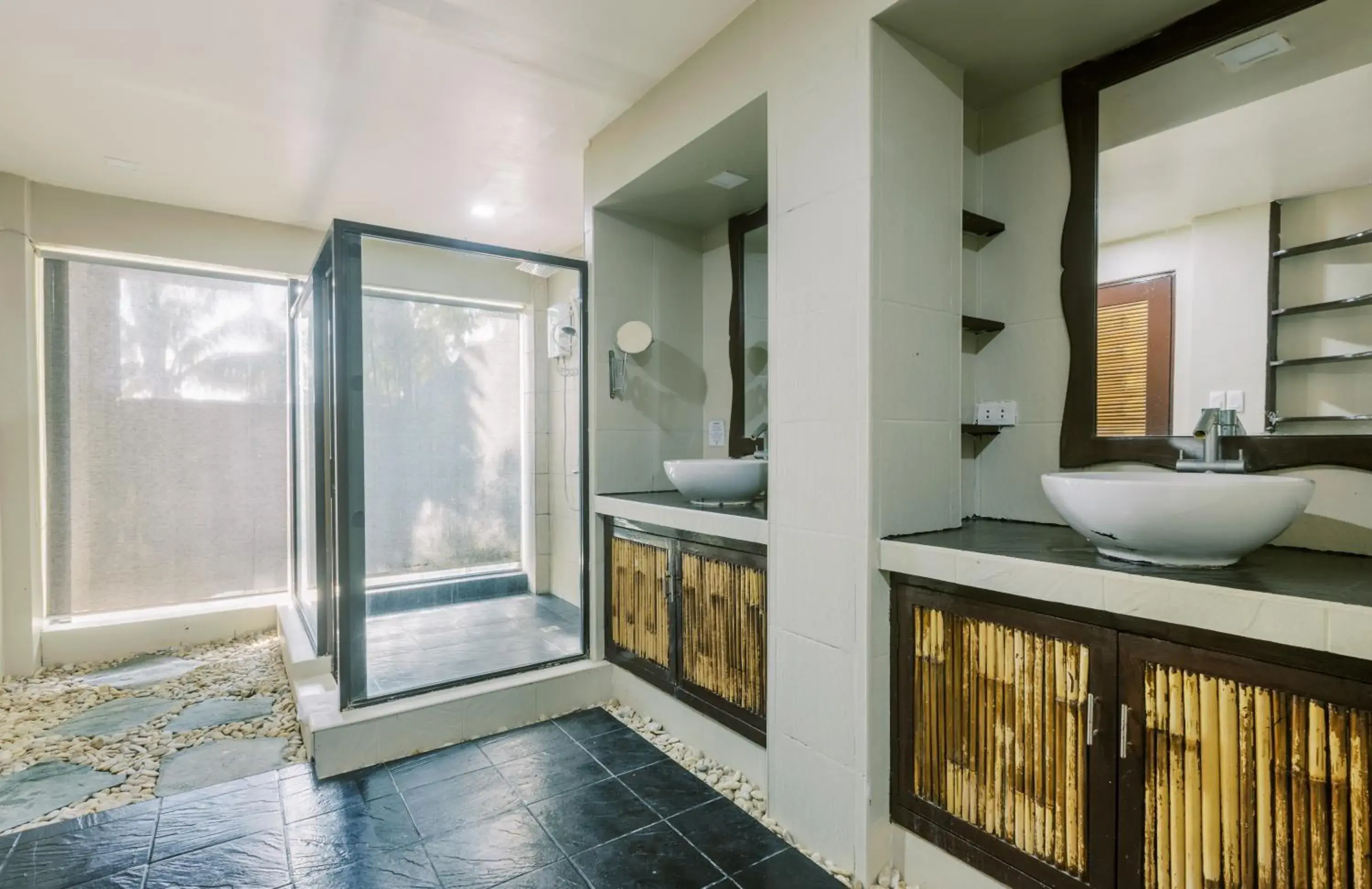 Beachfront Suite with Terrace and Sea View in Nabulao Beach Resort Beachfront Suite with Terrace and Sea View in Nabulao Beach Resort