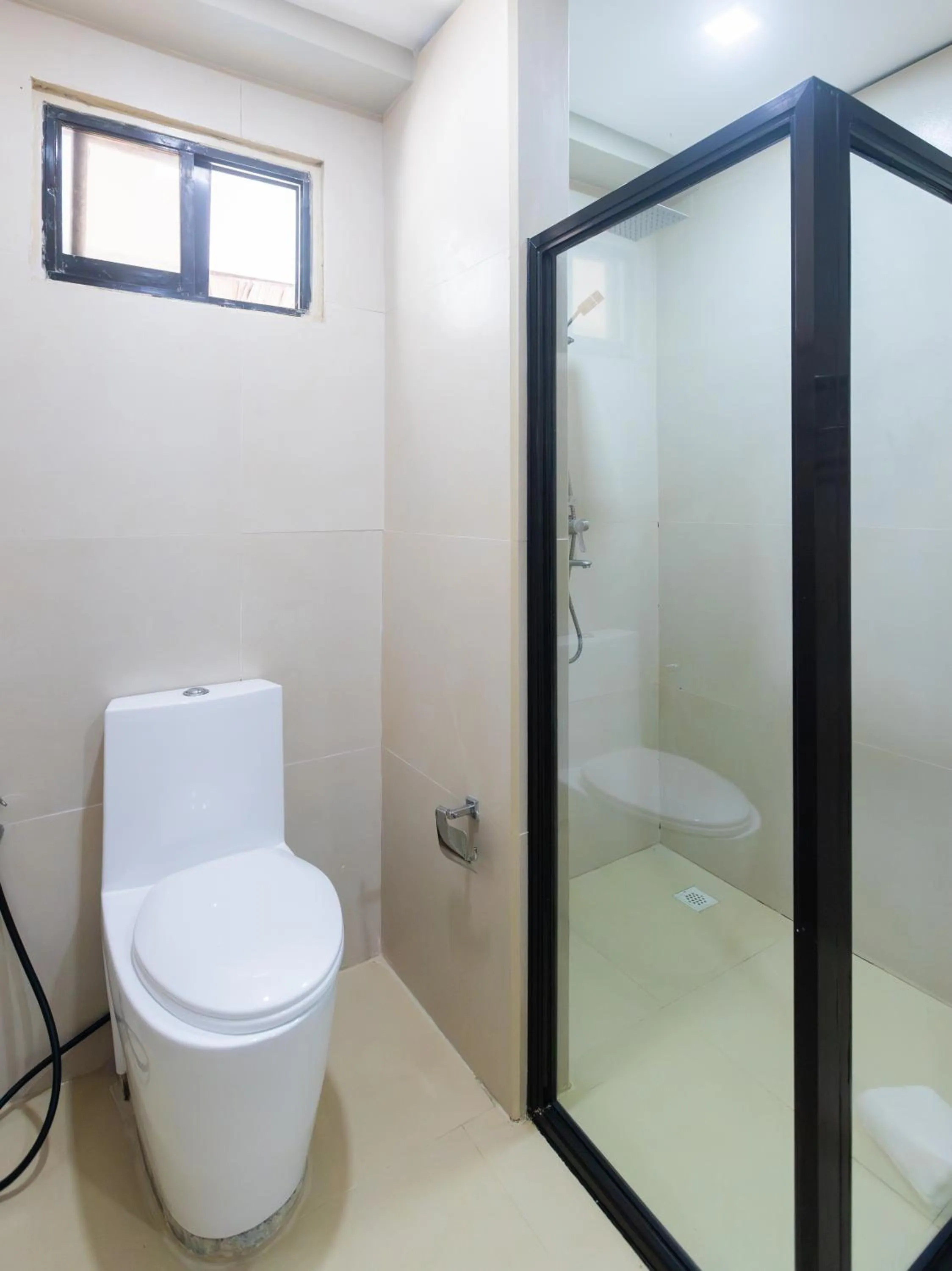 Toilet in Nabulao Beach Resort