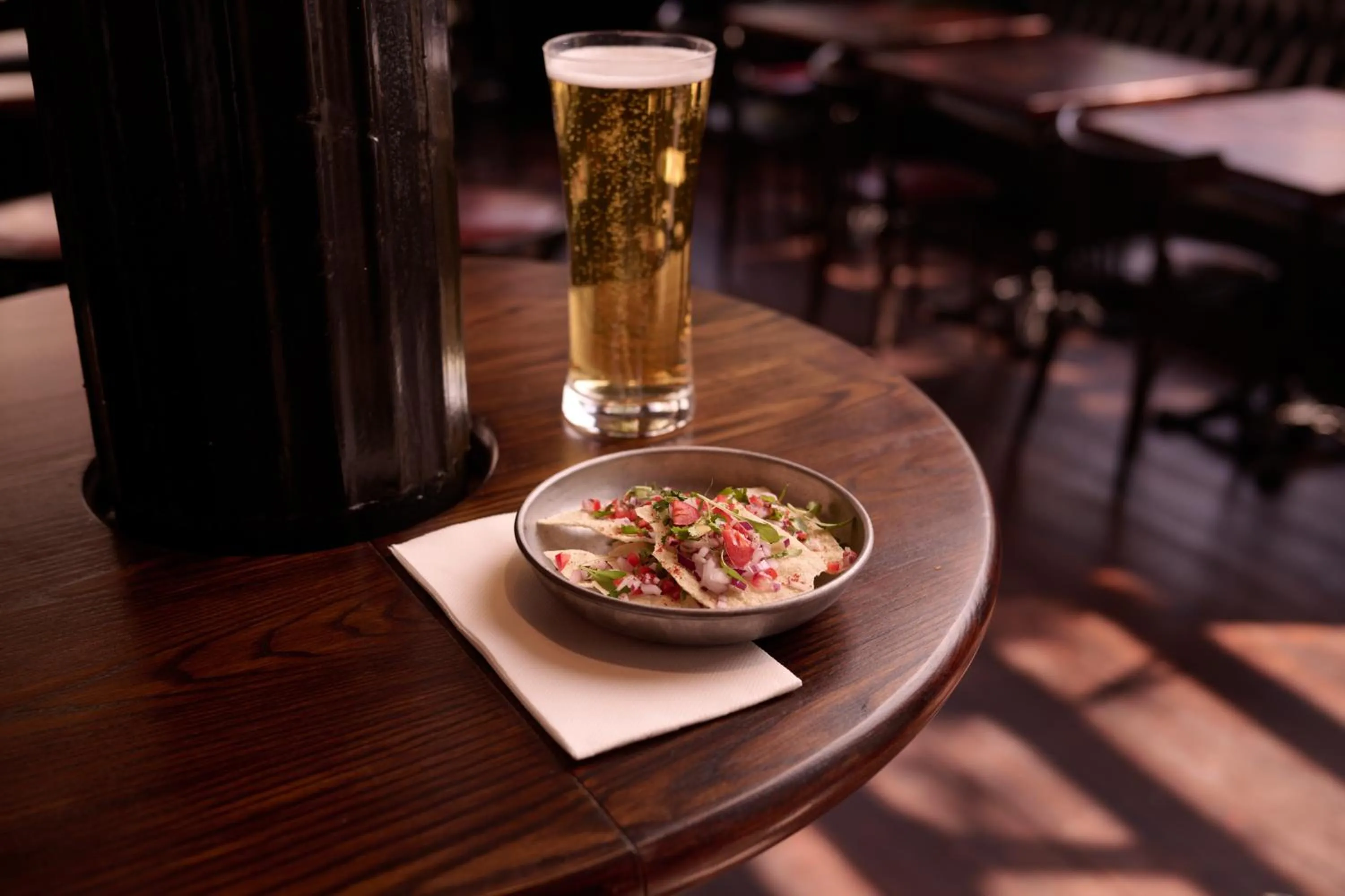 THE KNIGHT OF NOTTINGHILL