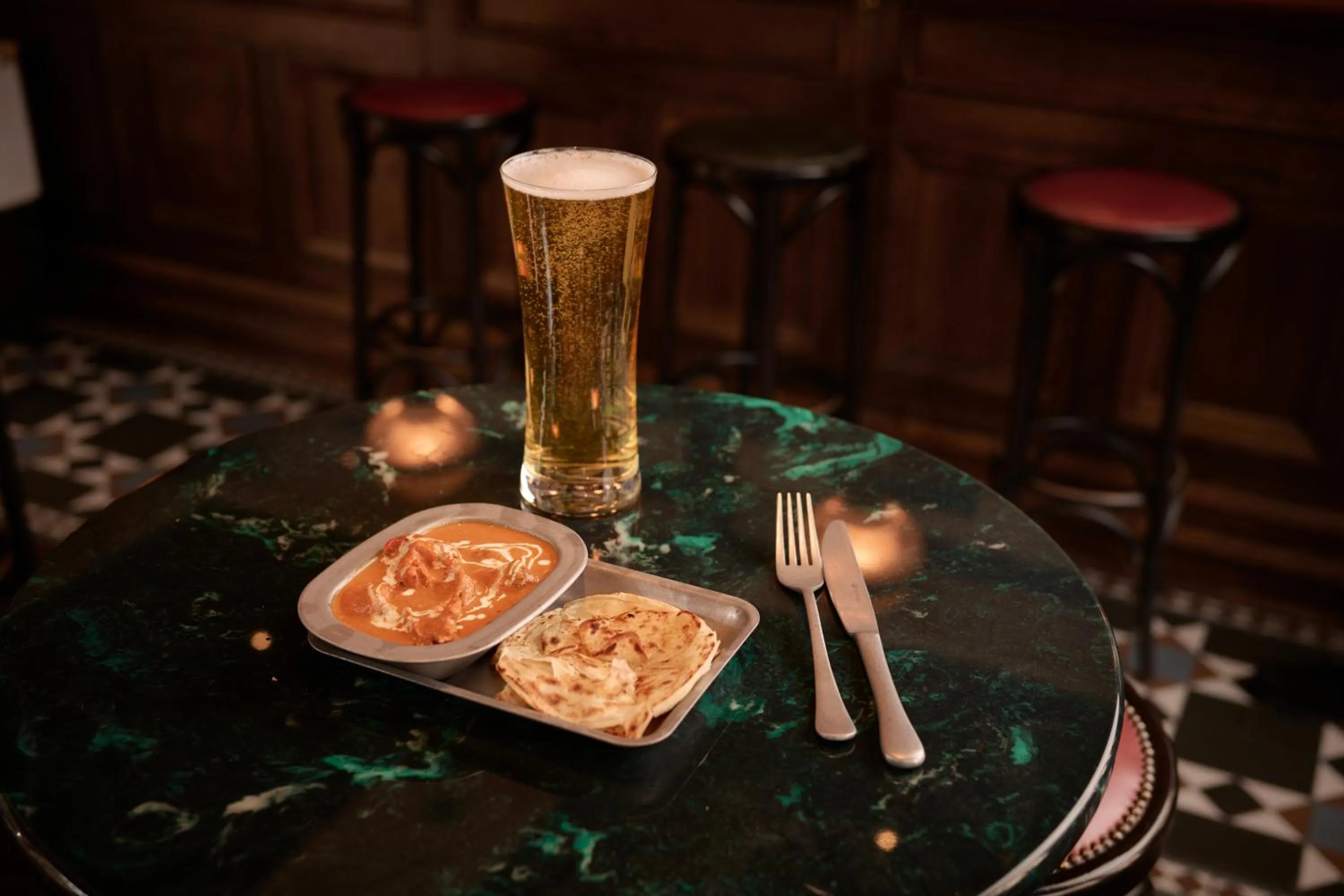 THE KNIGHT OF NOTTINGHILL