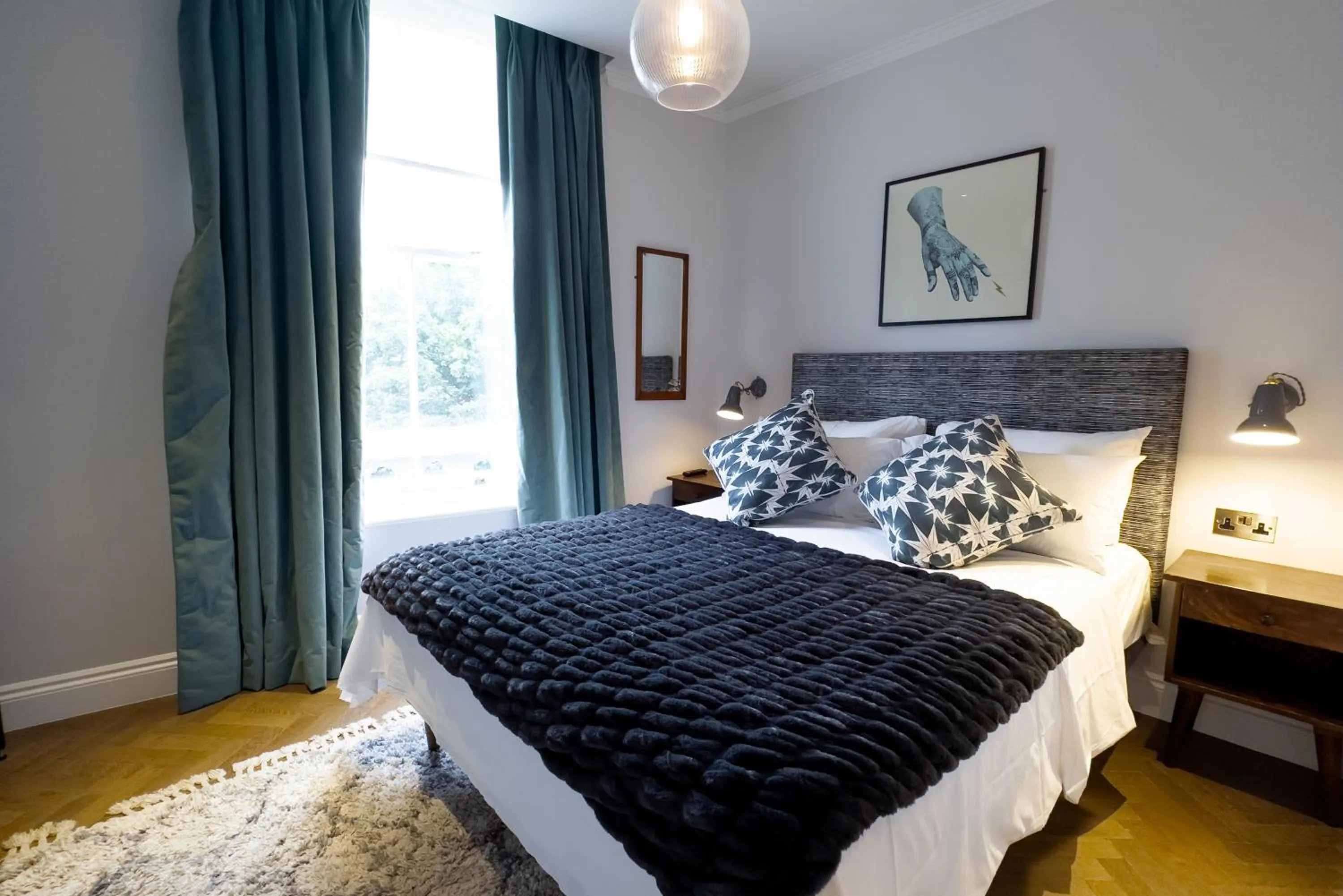 Bed in THE KNIGHT OF NOTTINGHILL