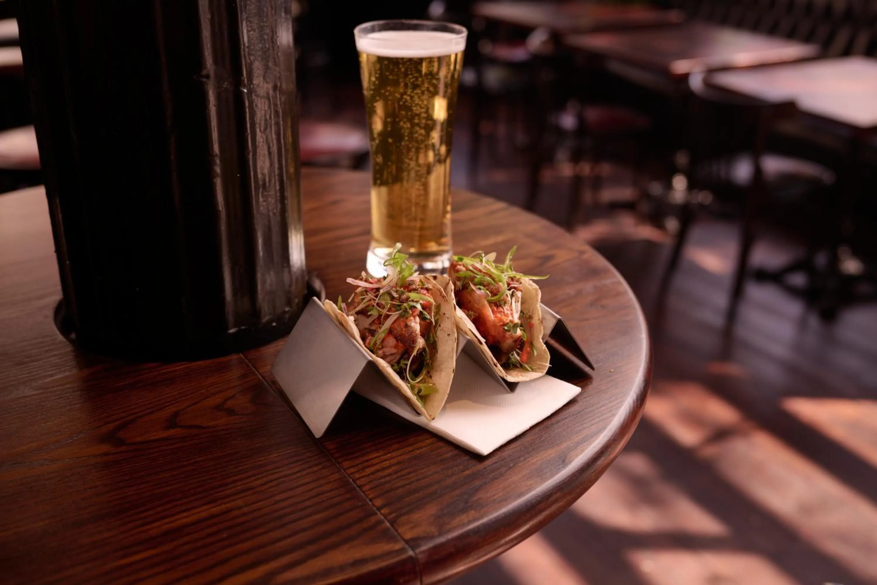 THE KNIGHT OF NOTTINGHILL