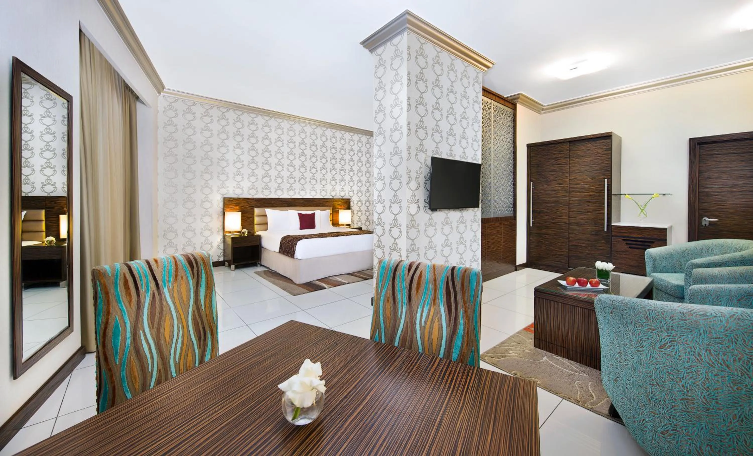 Other, Bed in Gateway Hotel