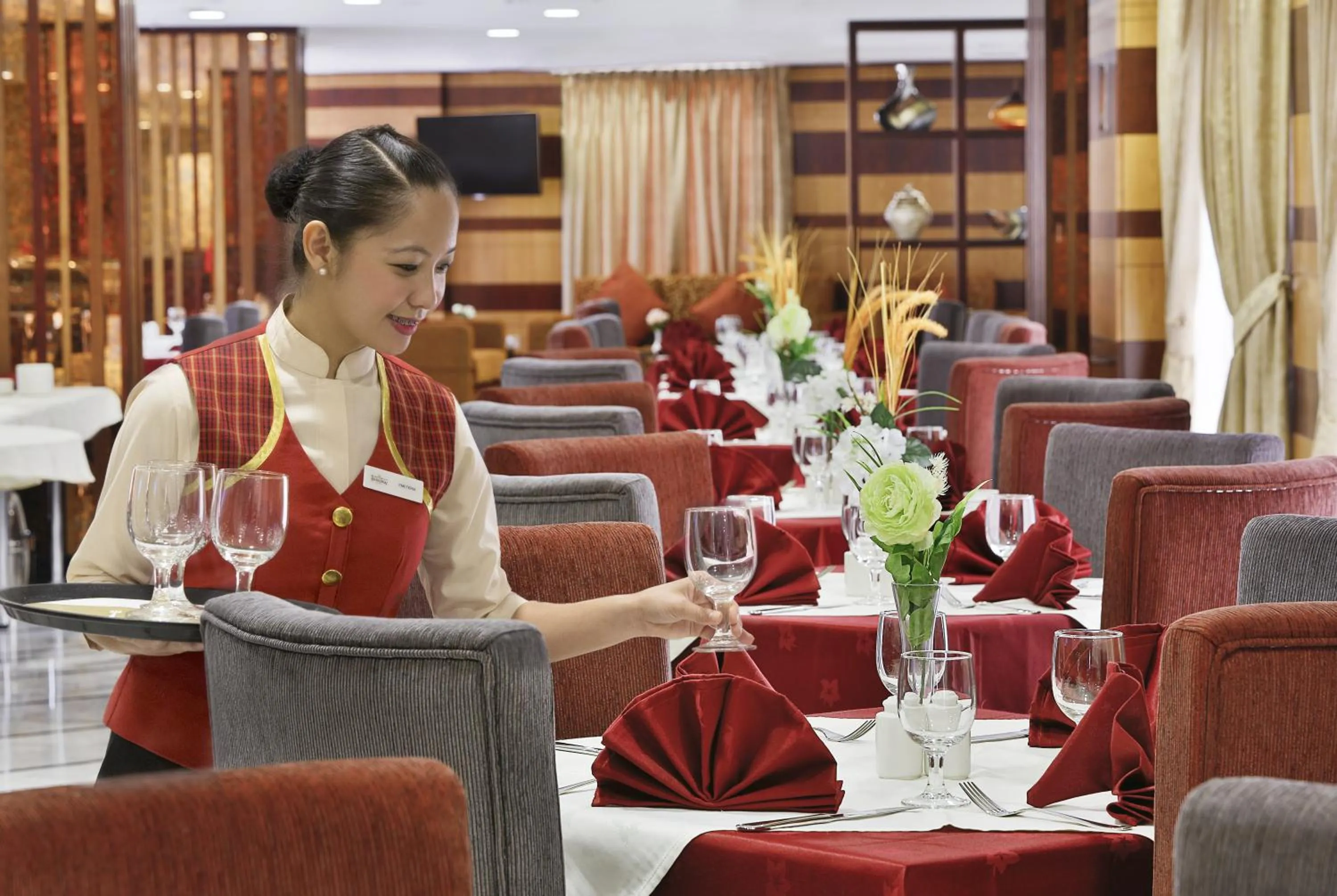 Restaurant/places to eat in Gateway Hotel