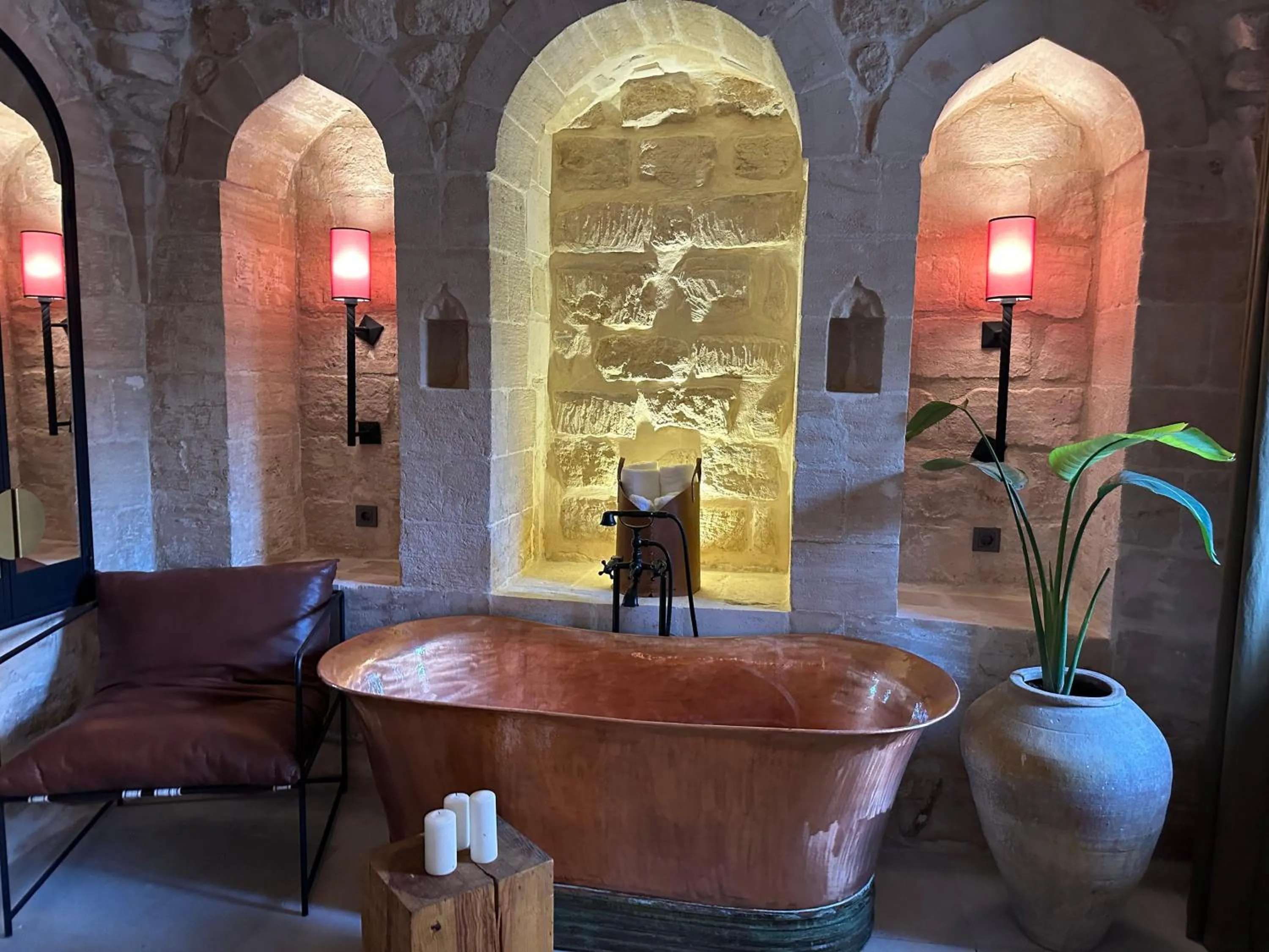 Photo of the whole room in Mirsoum Han