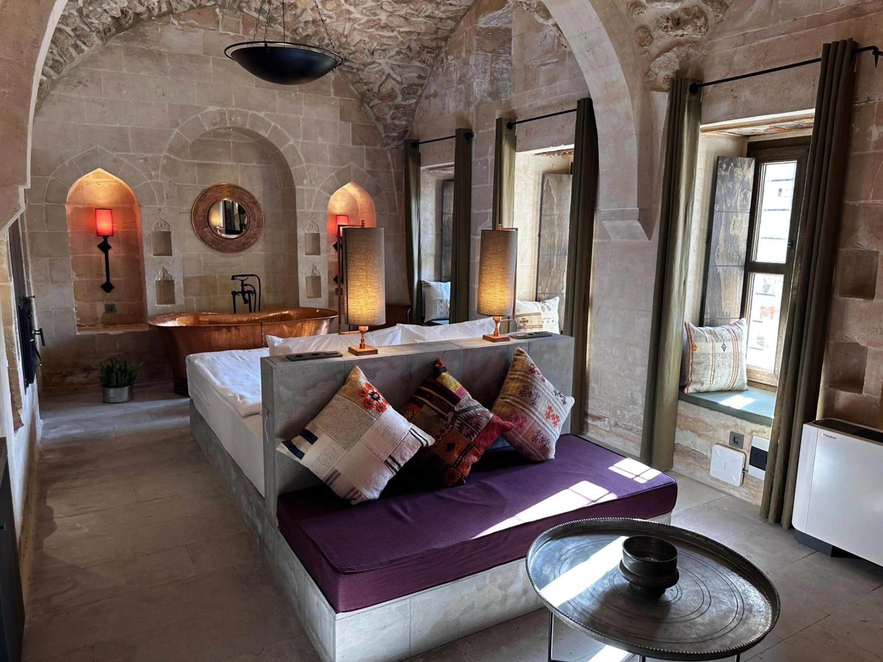 Photo of the whole room in Mirsoum Han