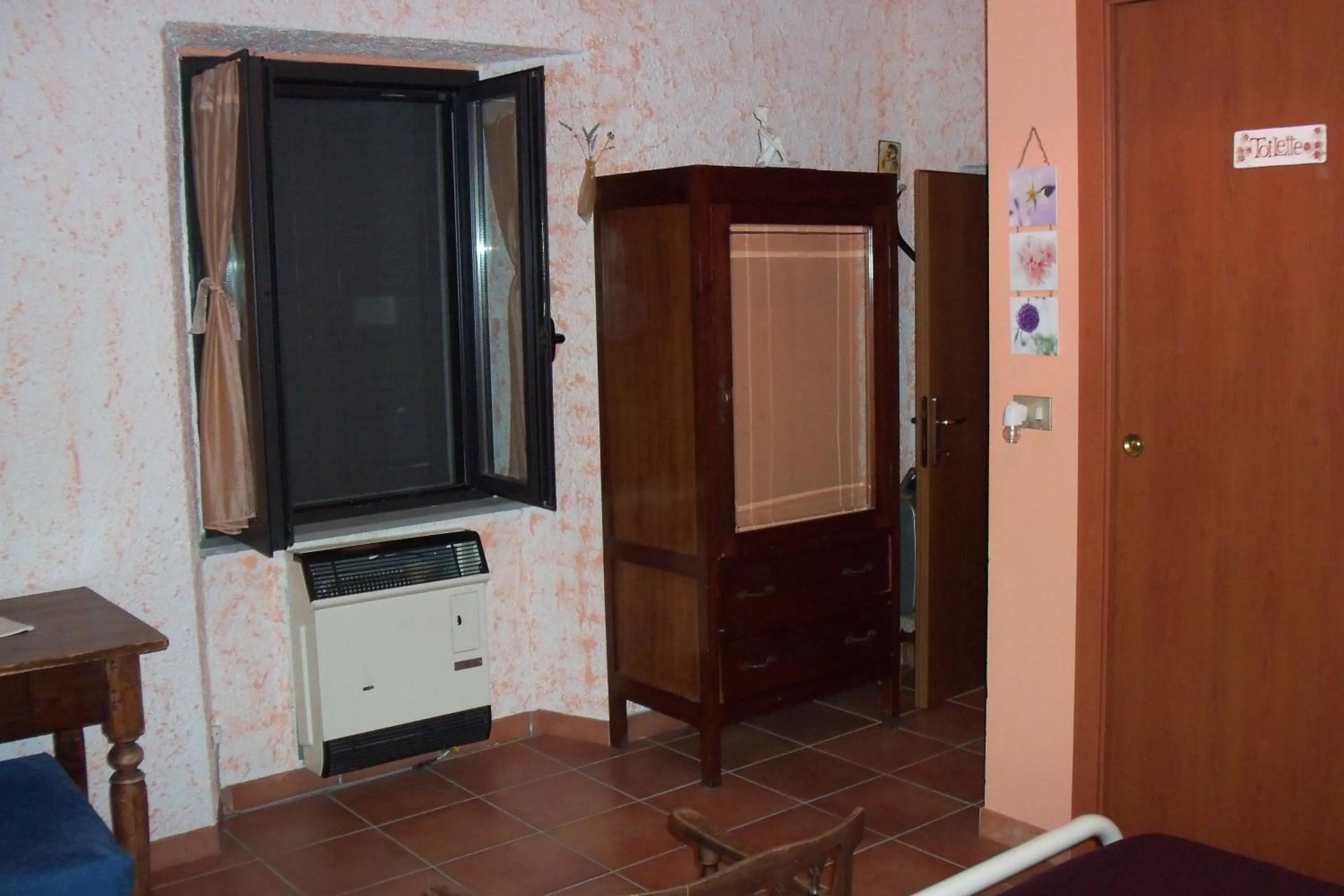 Photo of the whole room in Borgoeden