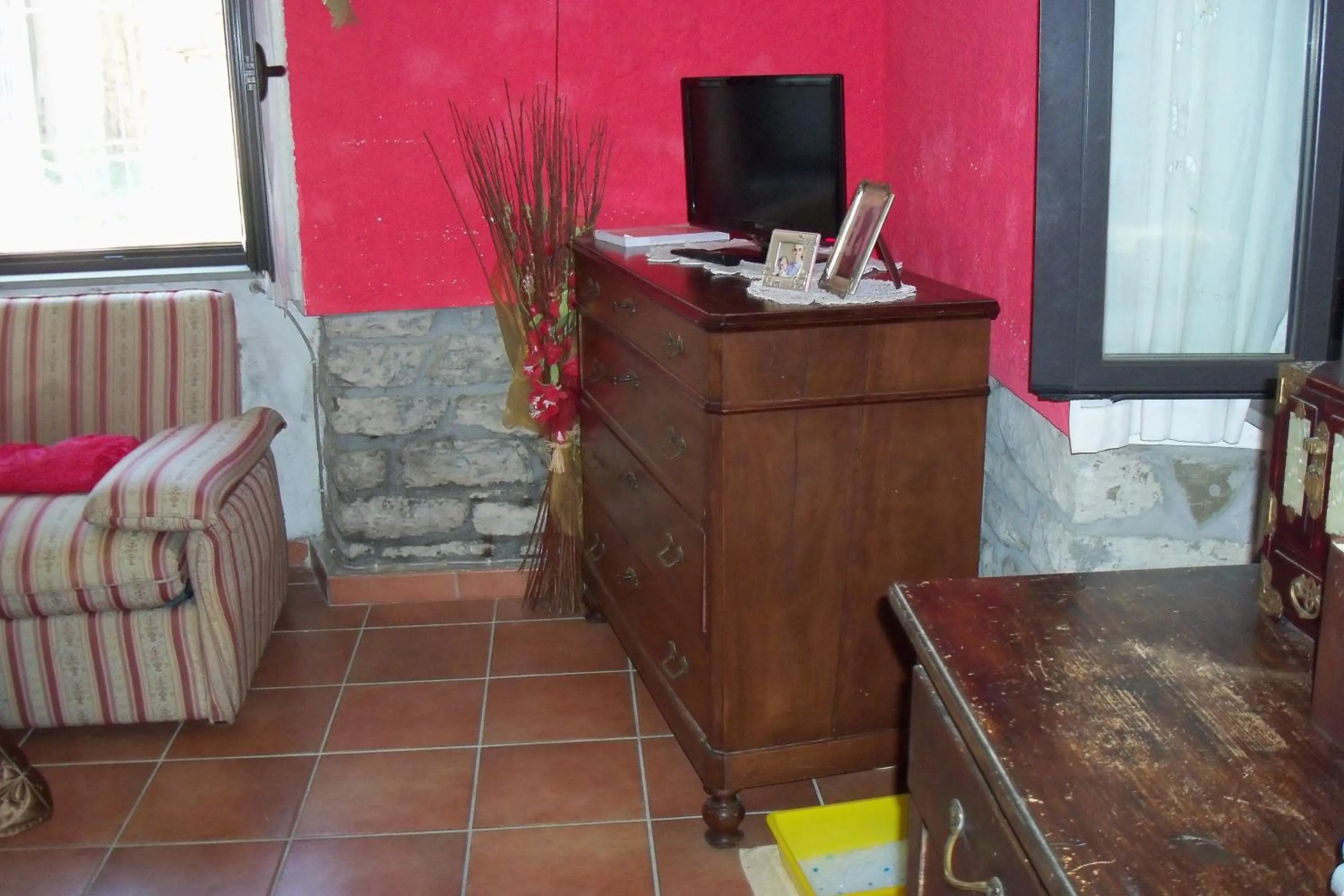 Photo of the whole room in Borgoeden