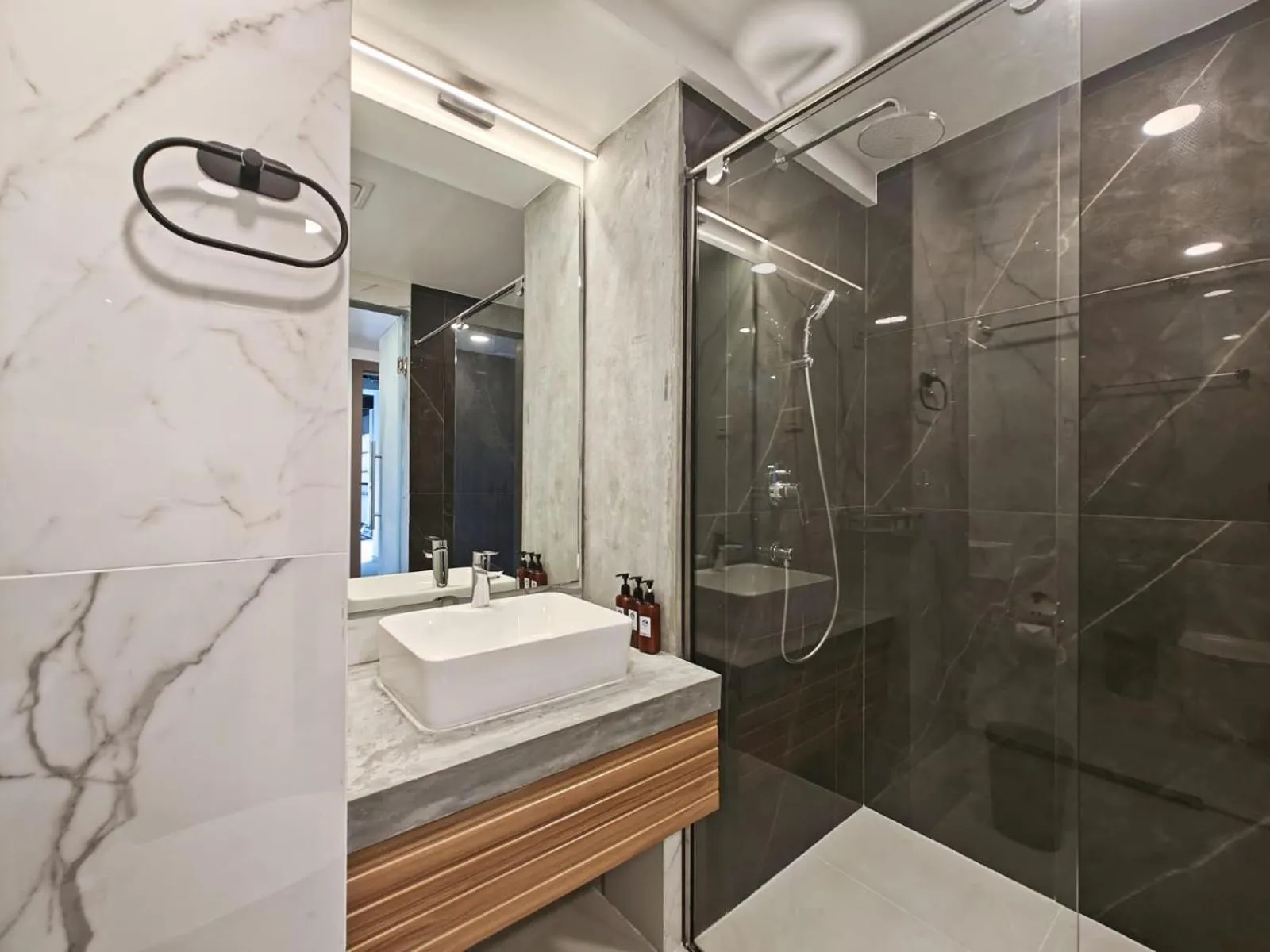 Bathroom in Whaleshark Beach