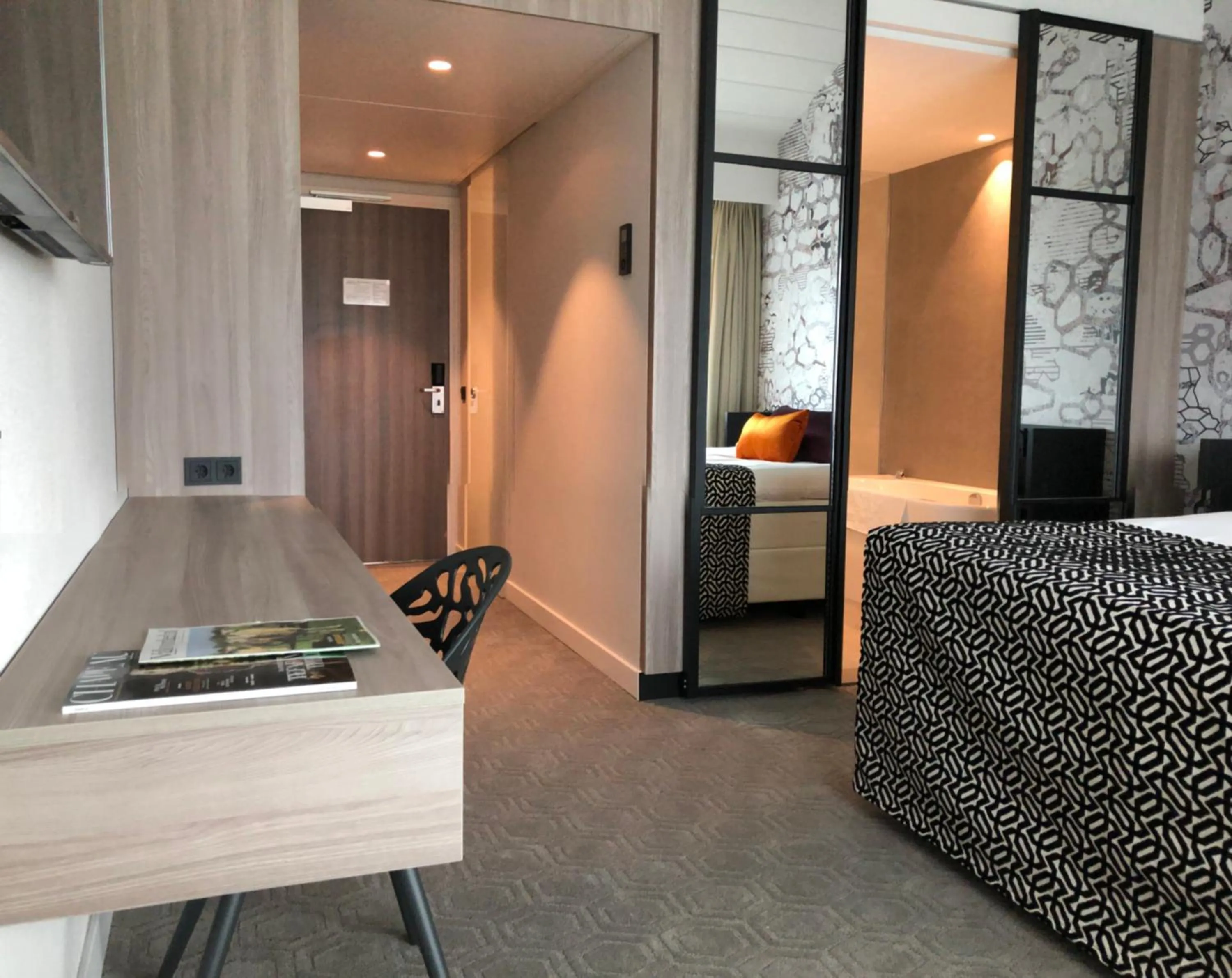 Bedroom, Bed in Hotel Van der Valk Maastricht