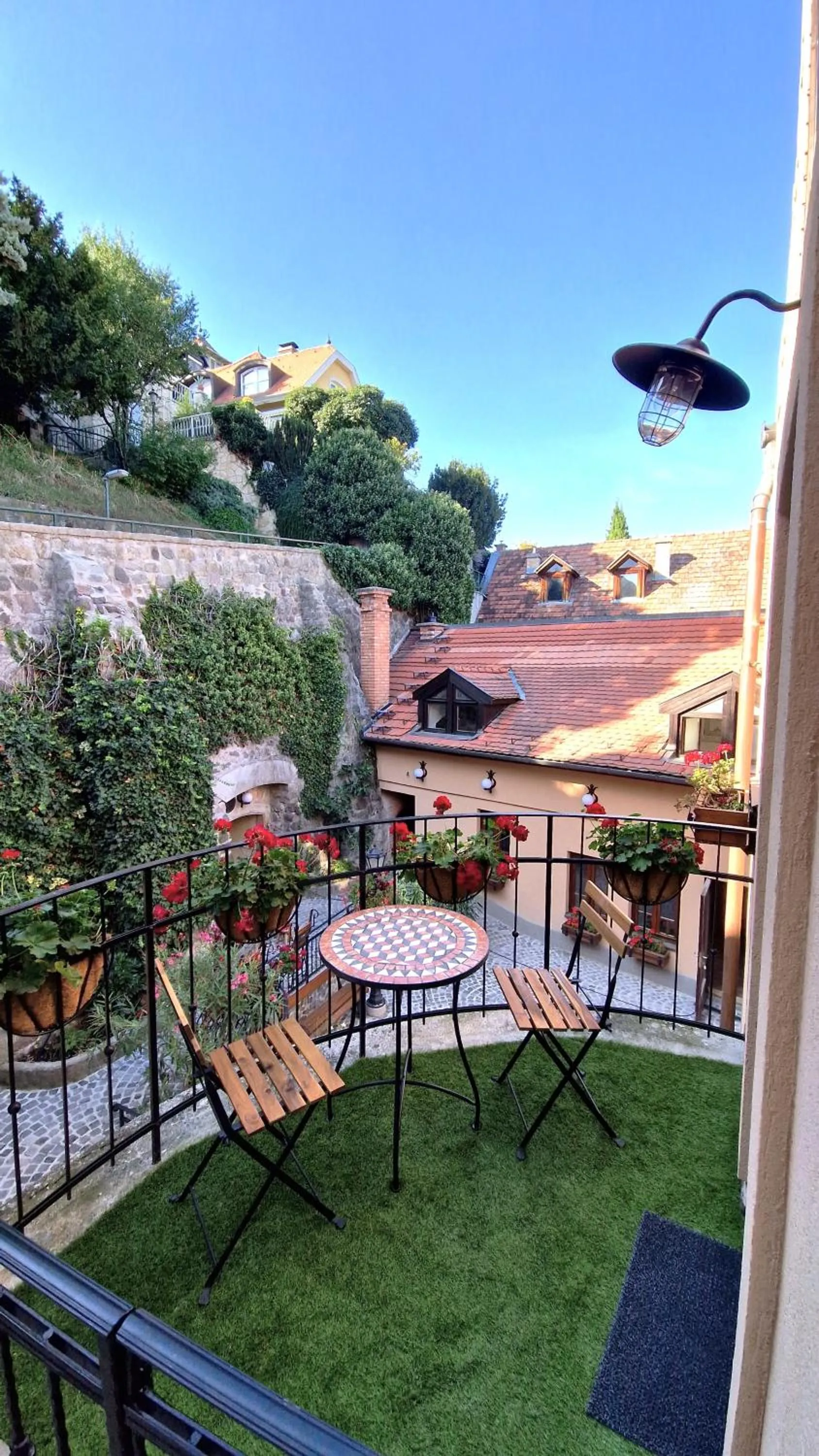 Balcony/Terrace in Red Lion Pub & Apartments Szentendre
