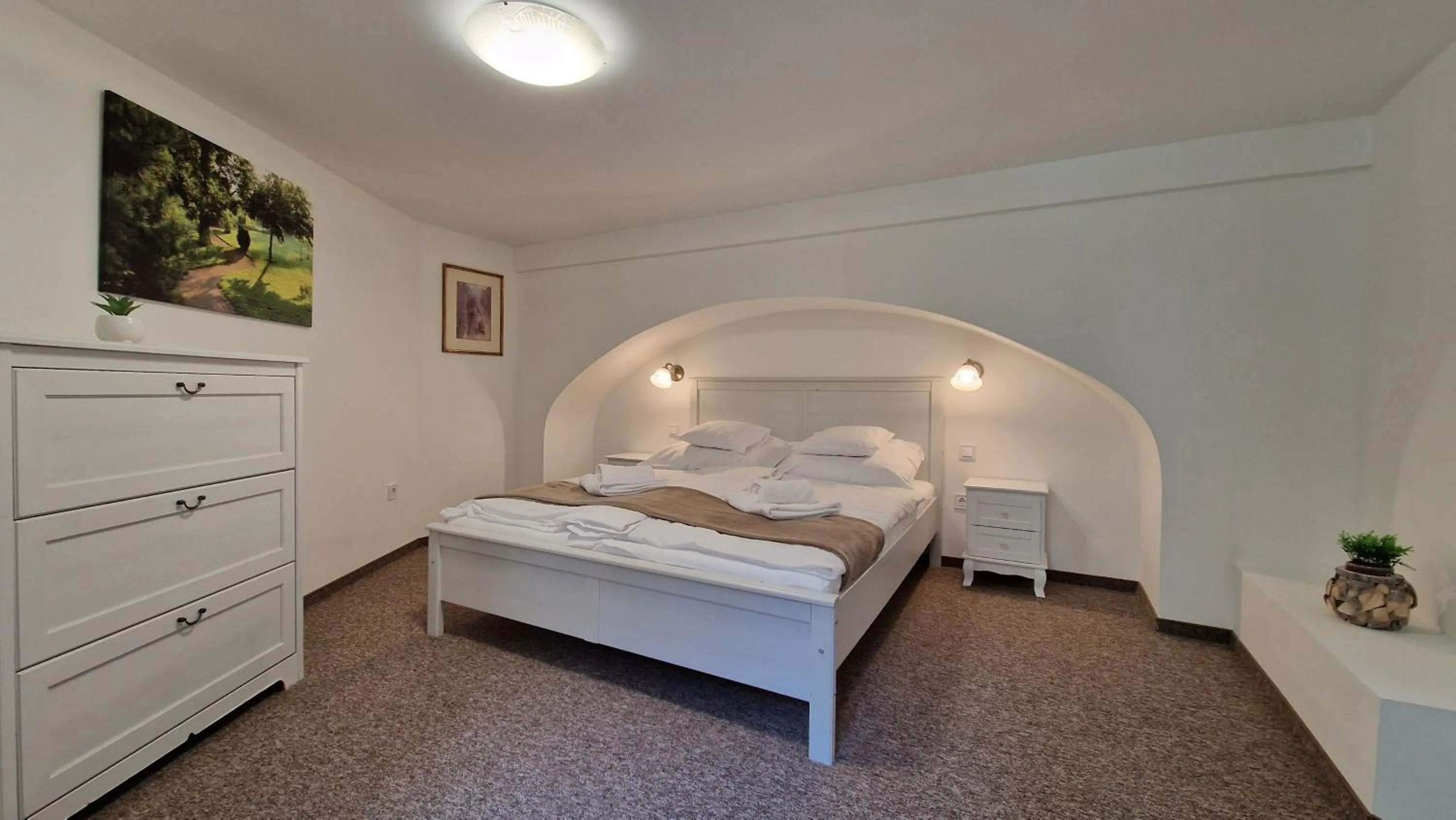 Bed in Red Lion Pub & Apartments Szentendre