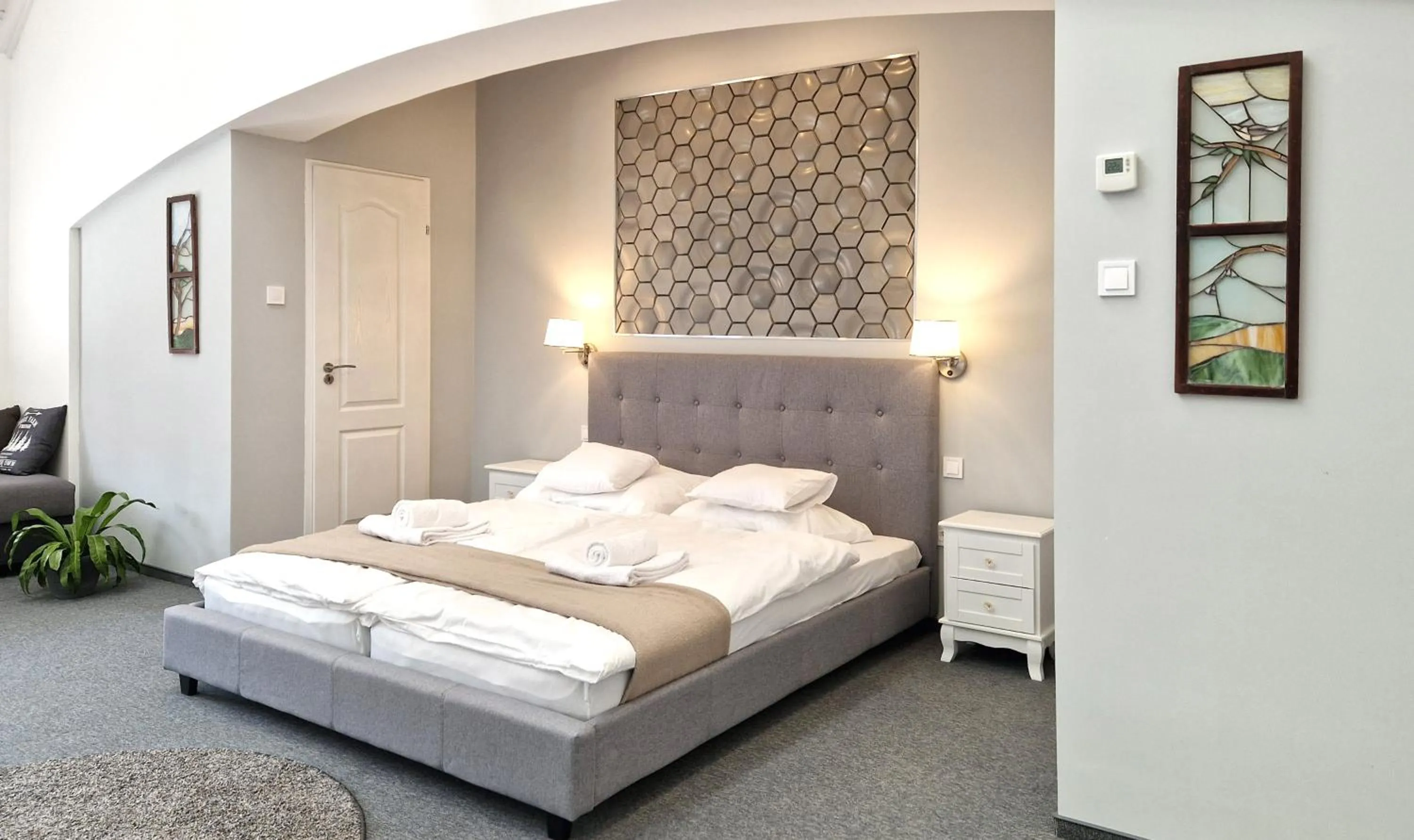 Bed in Red Lion Pub & Apartments Szentendre