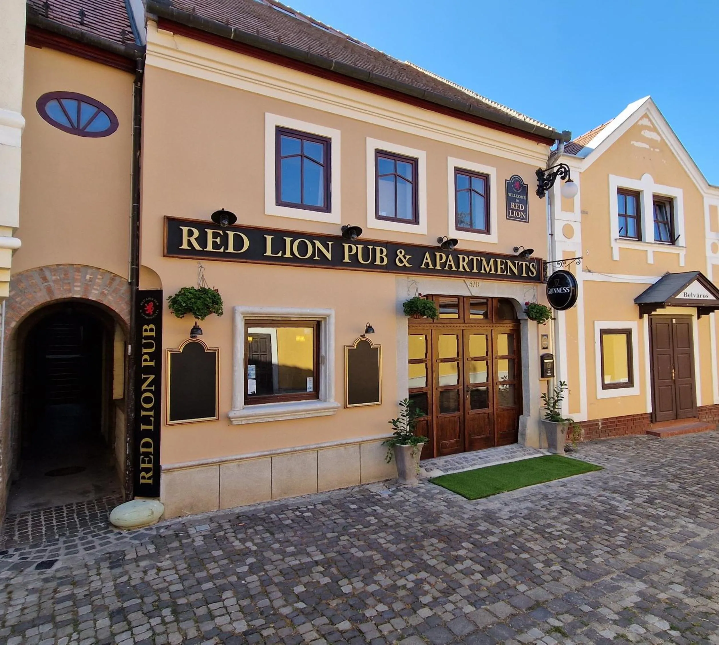 Red Lion Pub & Apartments Szentendre