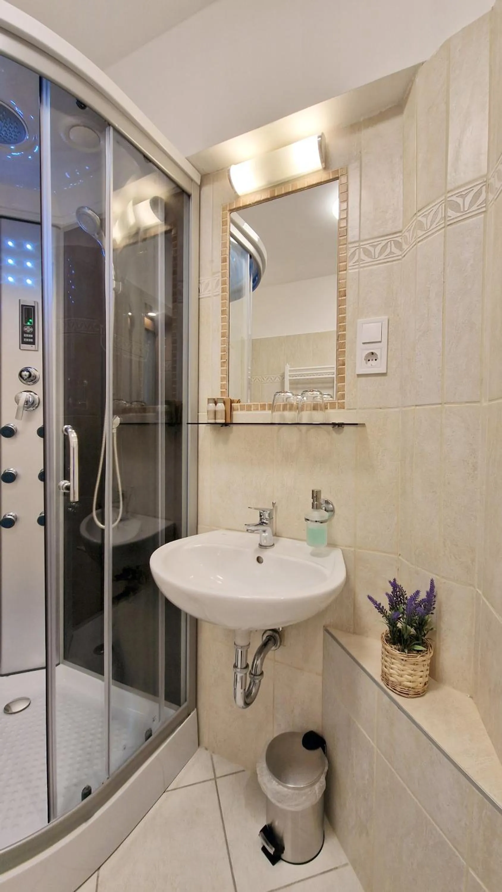 Red Lion Pub & Apartments Szentendre