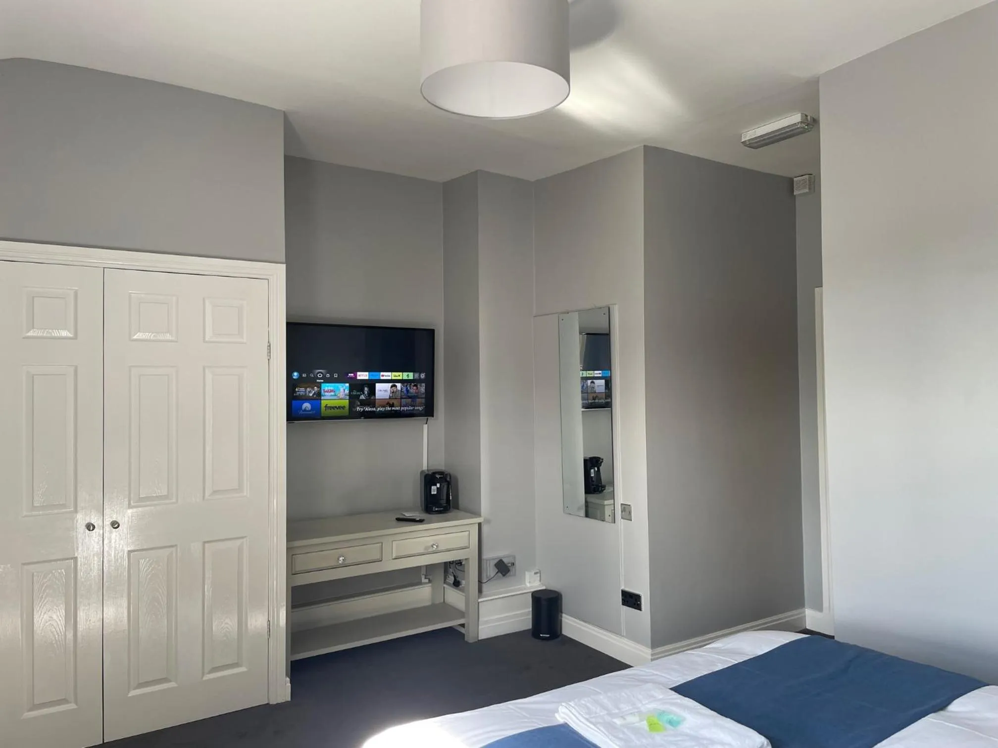 Bedroom in Feildens Arms Hotel