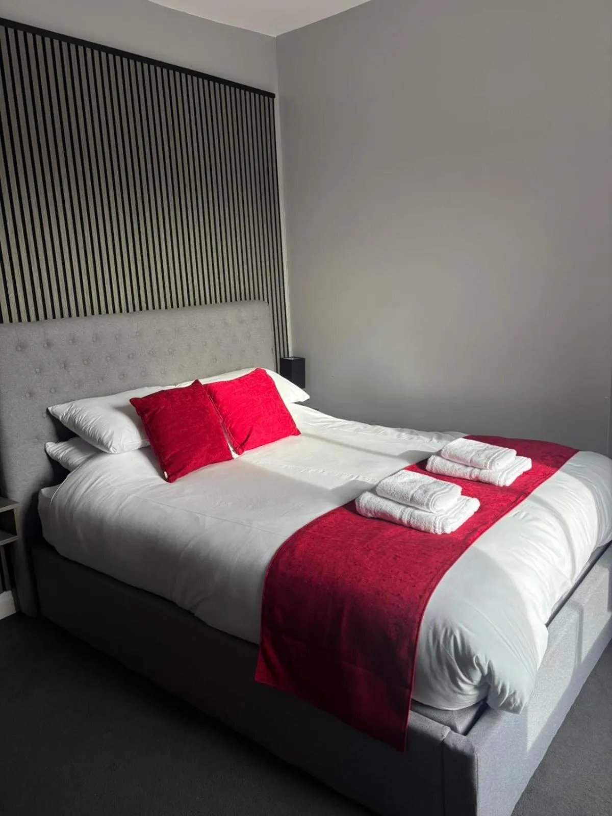 Bed in Feildens Arms Hotel