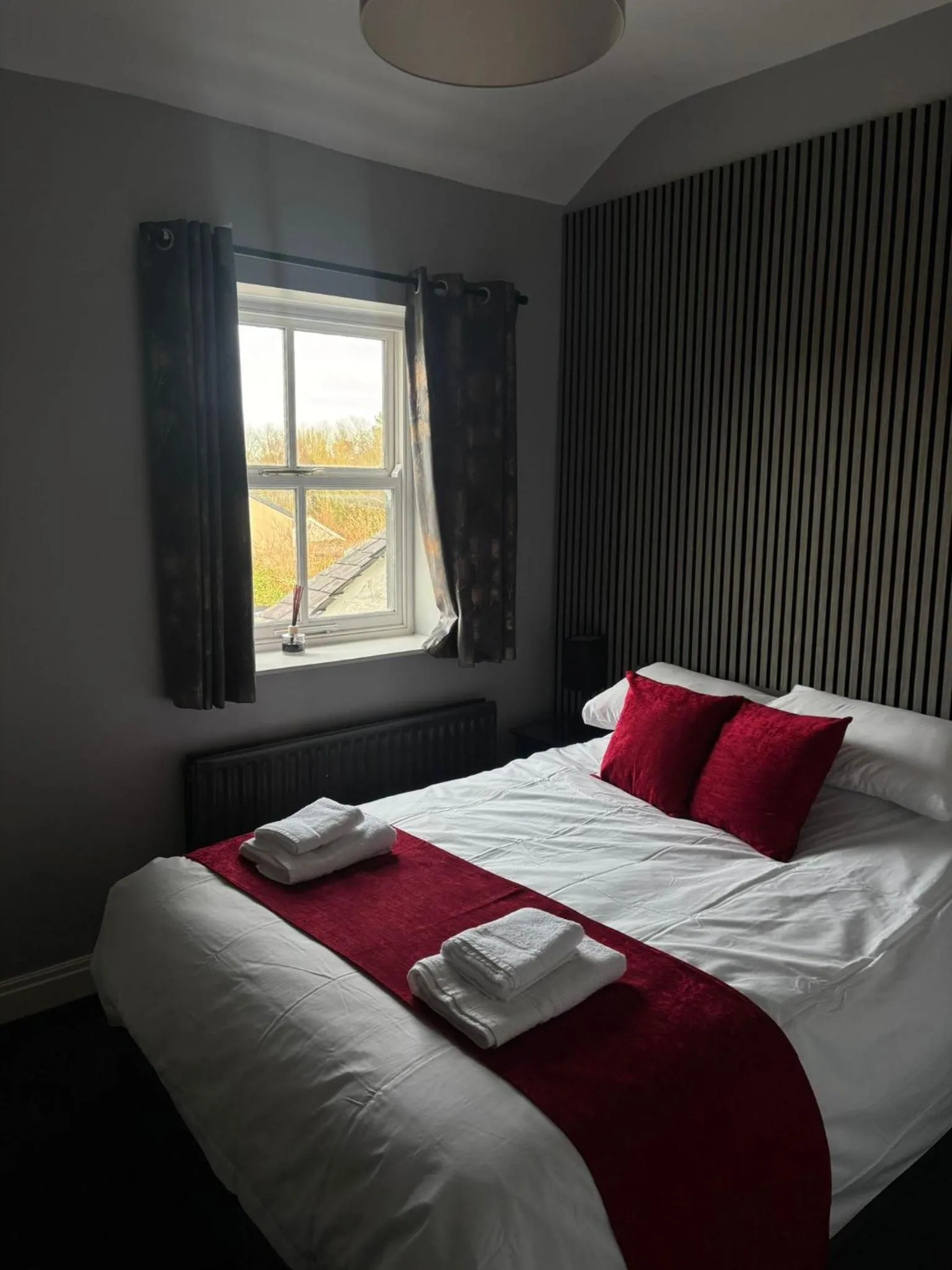 Bed in Feildens Arms Hotel