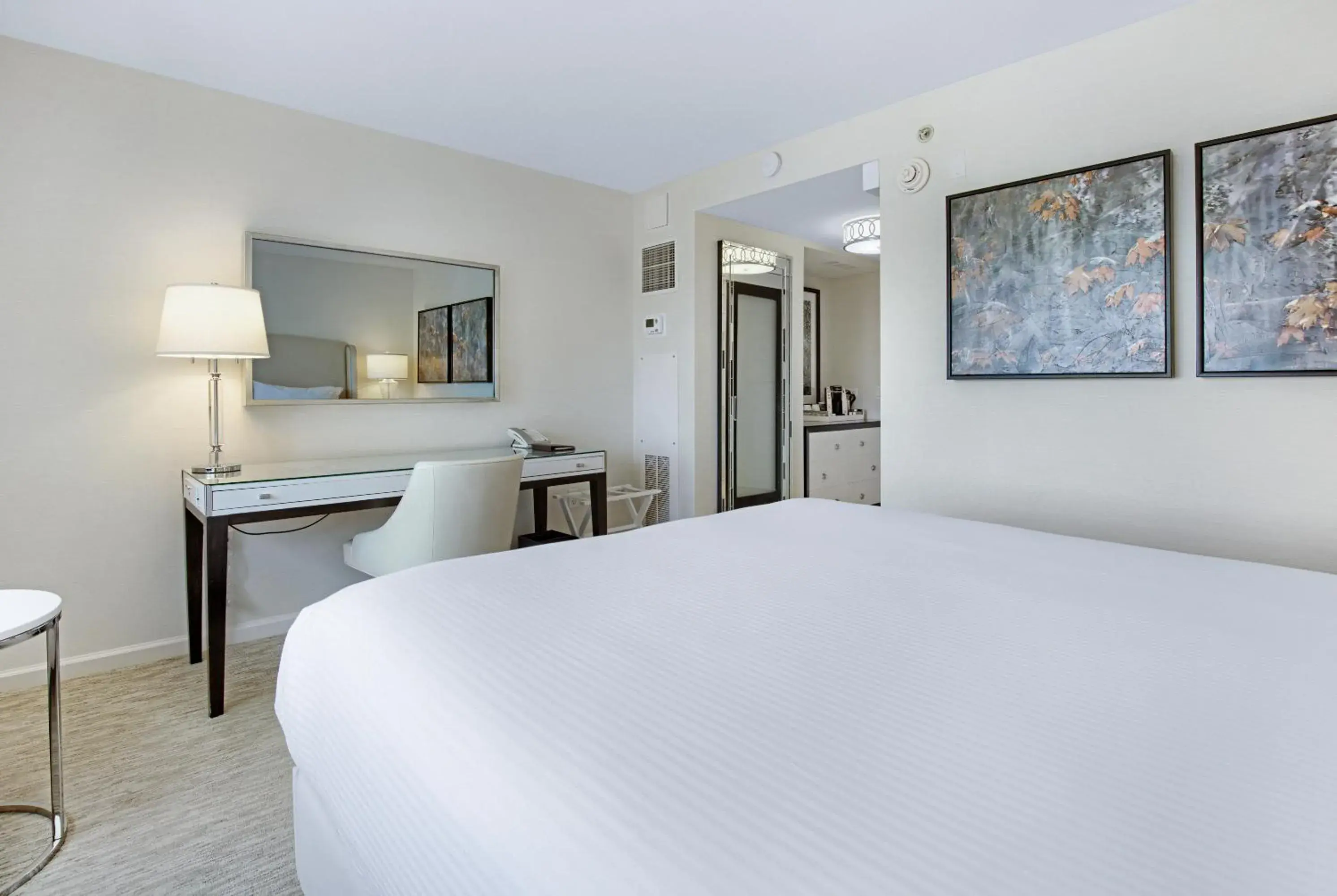 Superior Queen Room - single occupancy in The H Hotel Superior Queen Room - single occupancy in The H Hotel