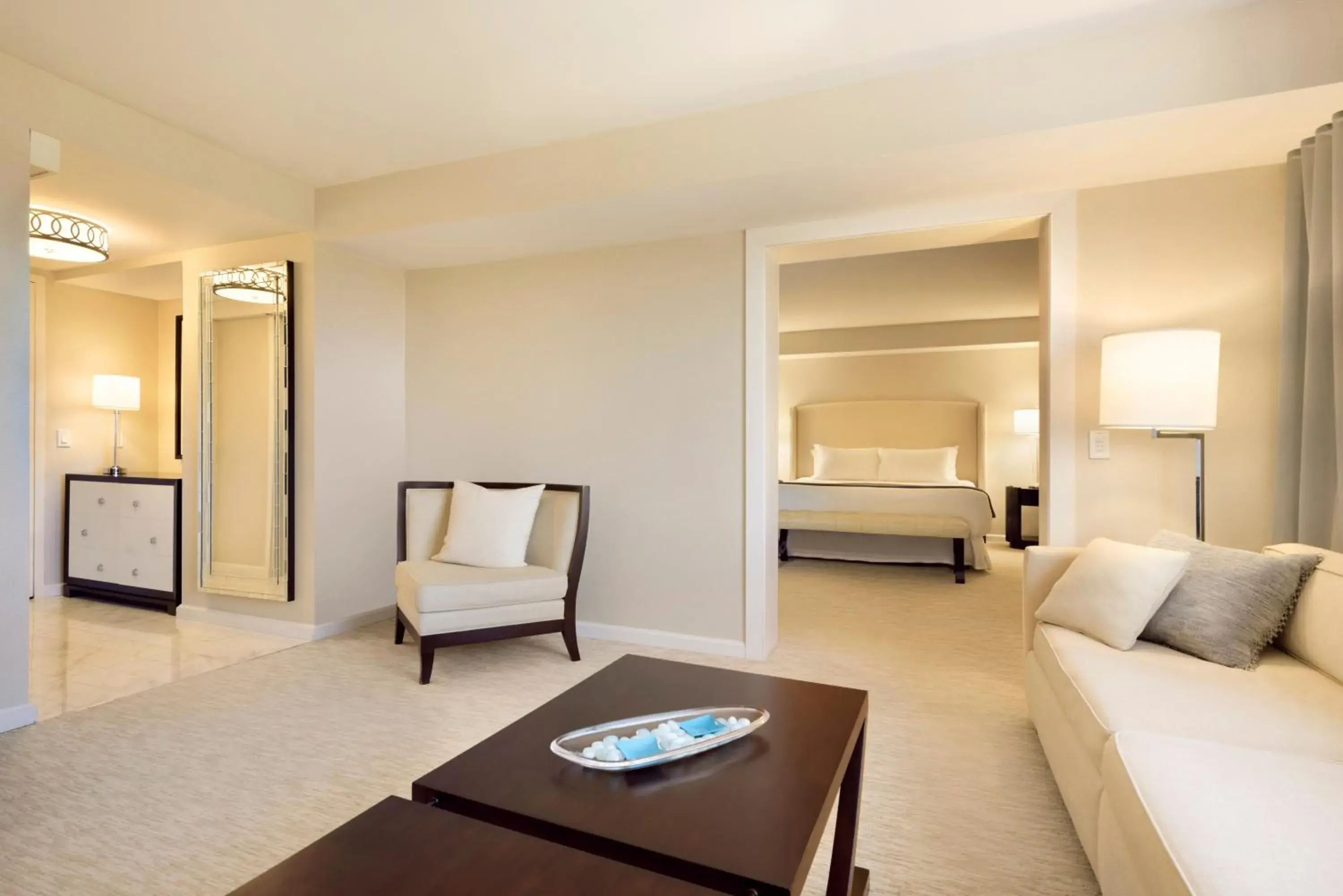 Deluxe King Suite - single occupancy in The H Hotel Deluxe King Suite - single occupancy in The H Hotel