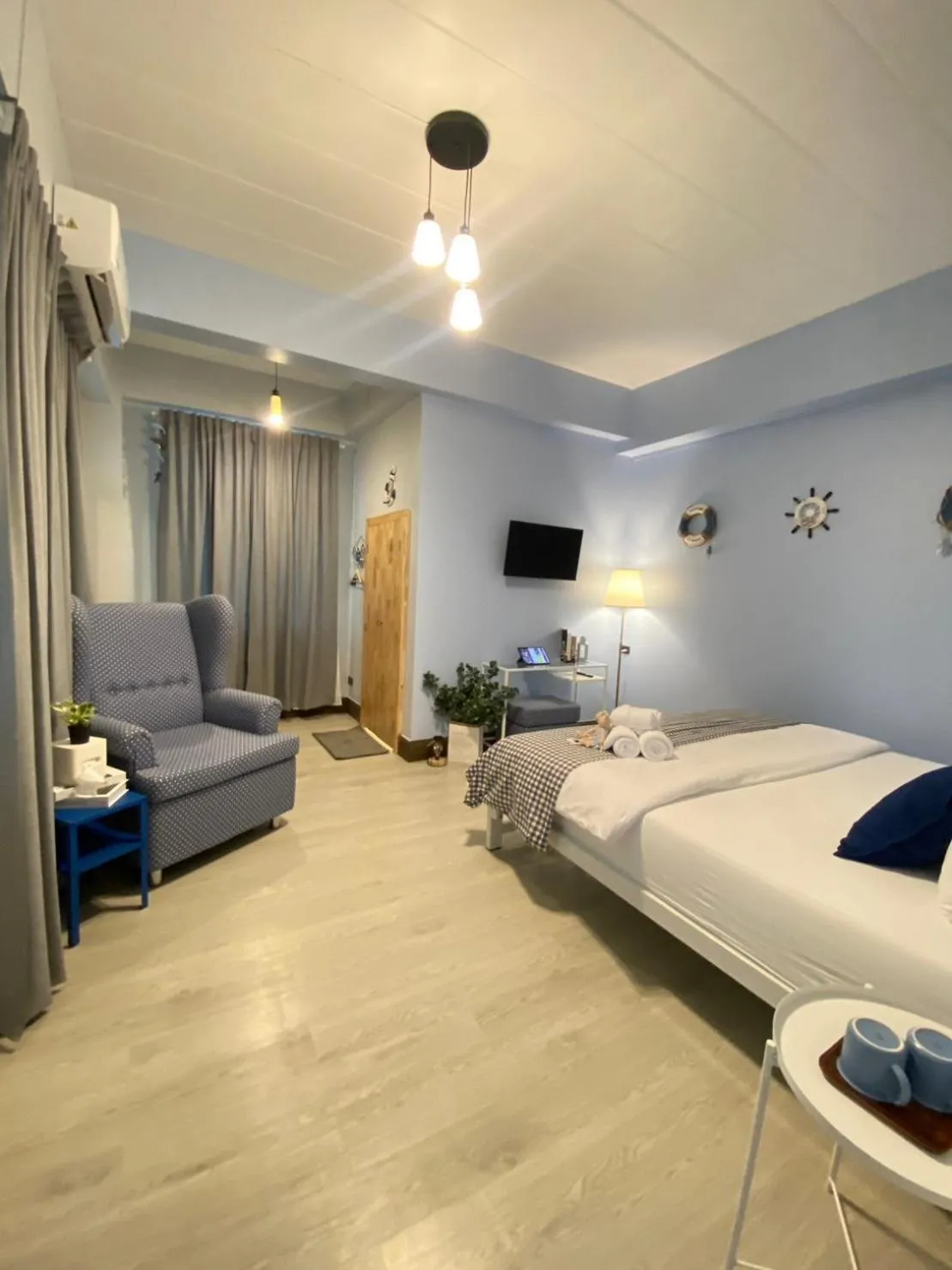 Bed in Triple J hotel Trang