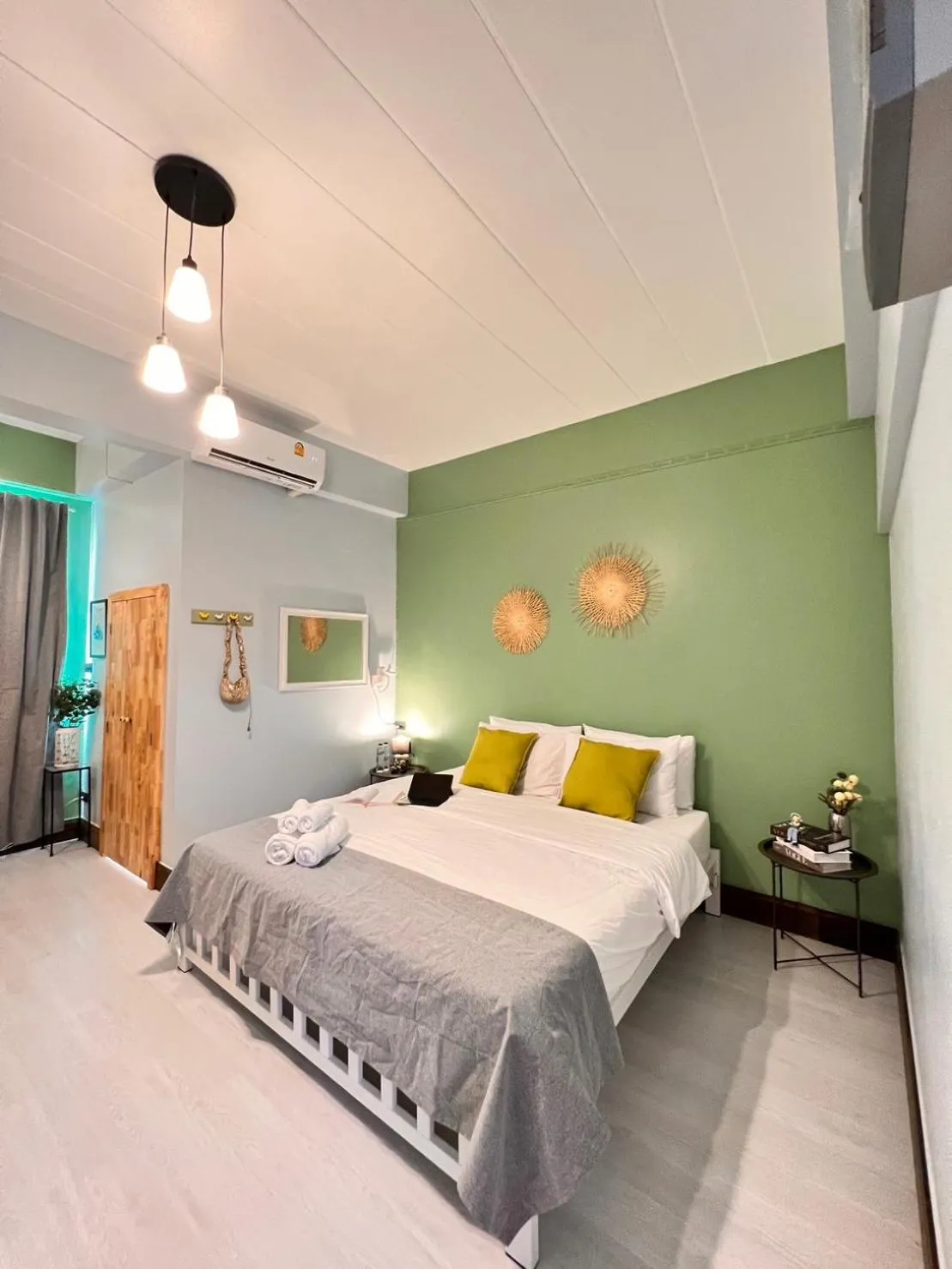 Bed in Triple J hotel Trang