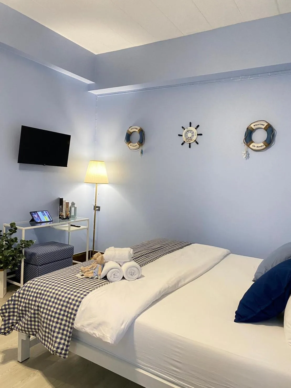 Bed in Triple J hotel Trang