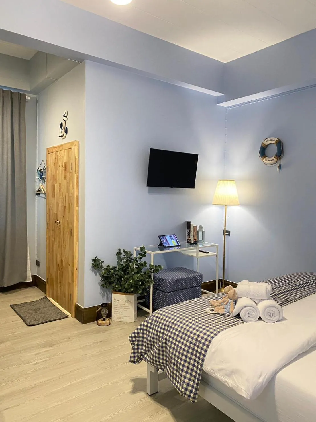 Bed in Triple J hotel Trang