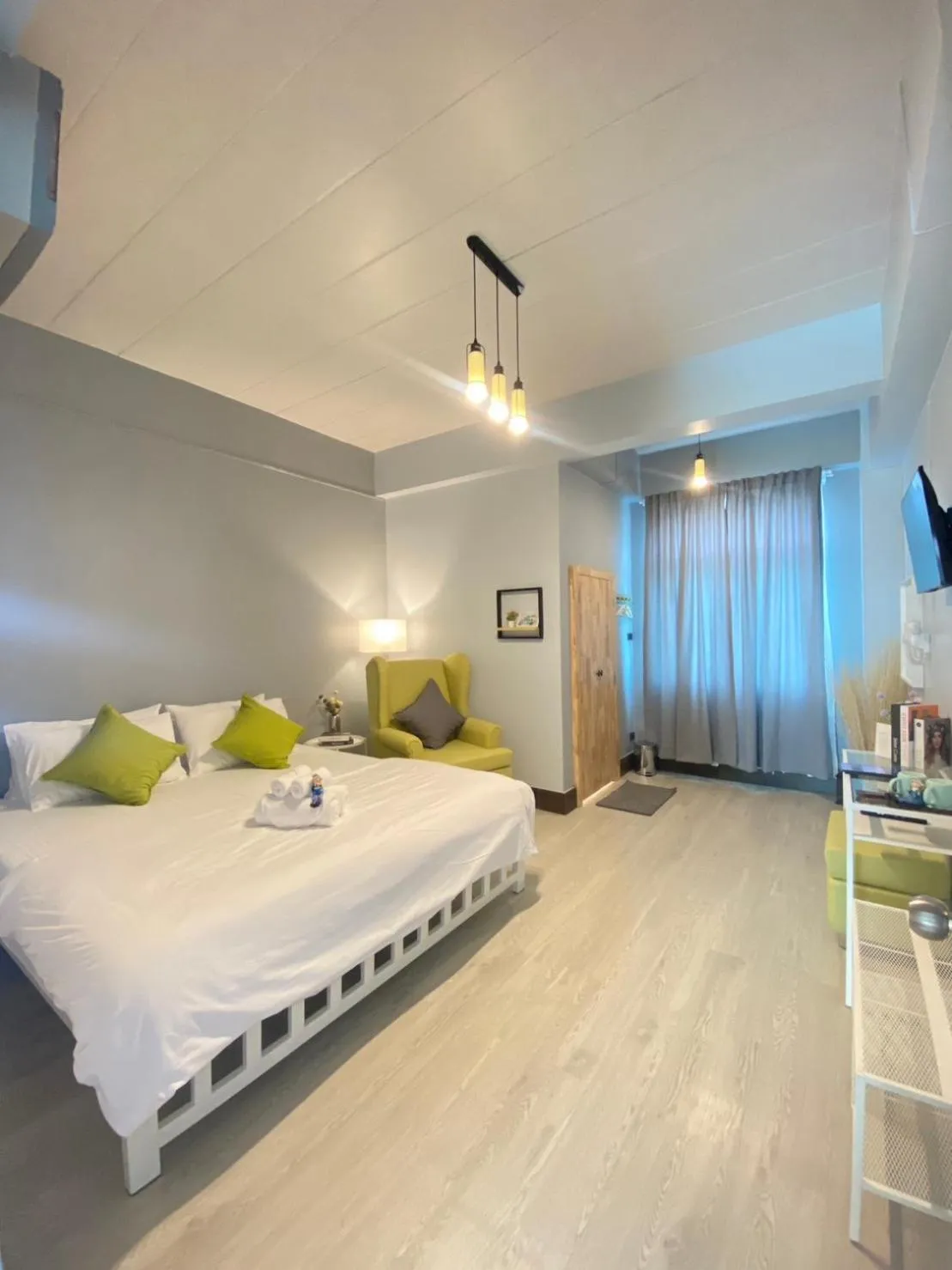 Bed in Triple J hotel Trang