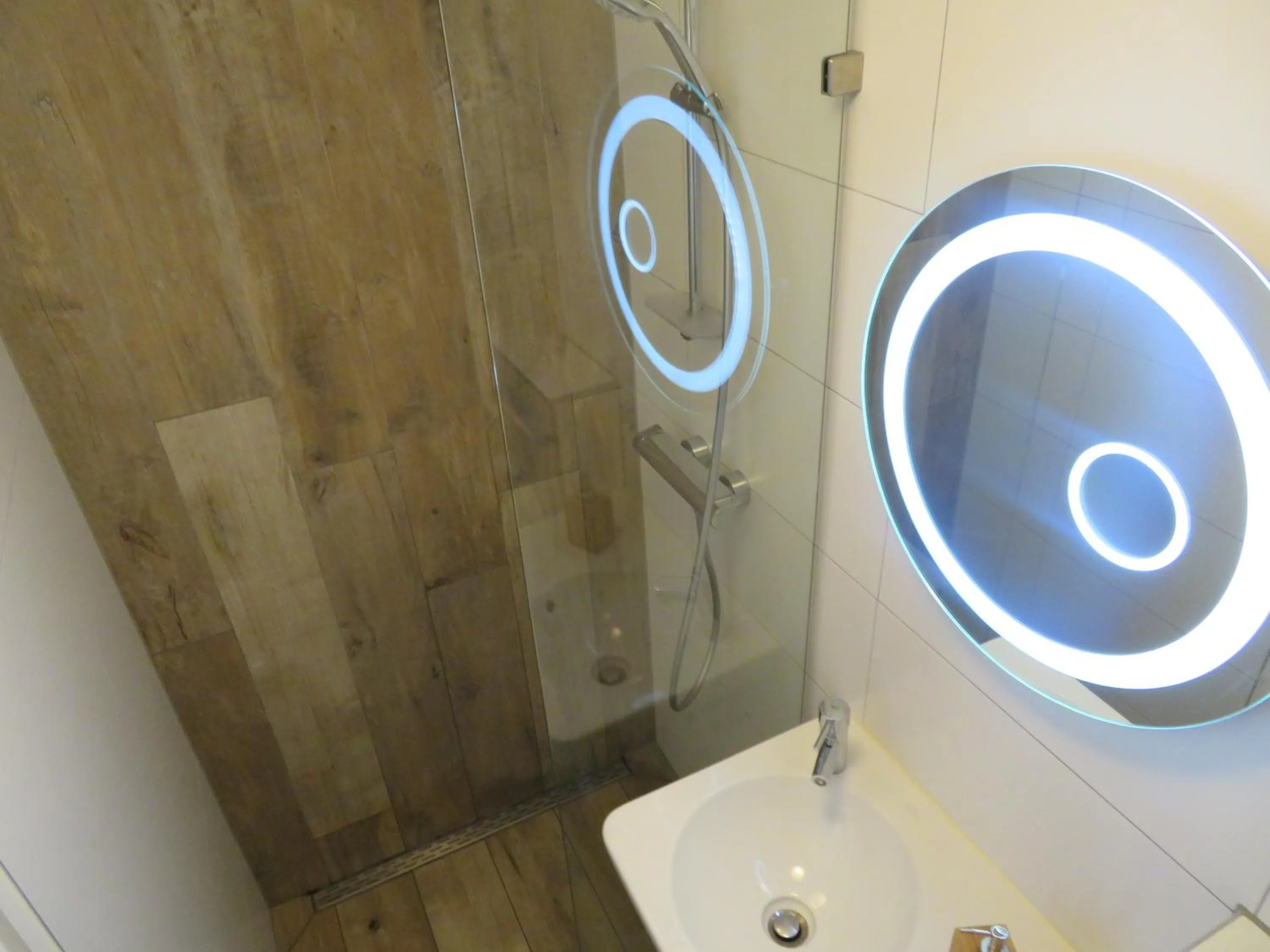 Bathroom in Bicycle Hotel Amsterdam