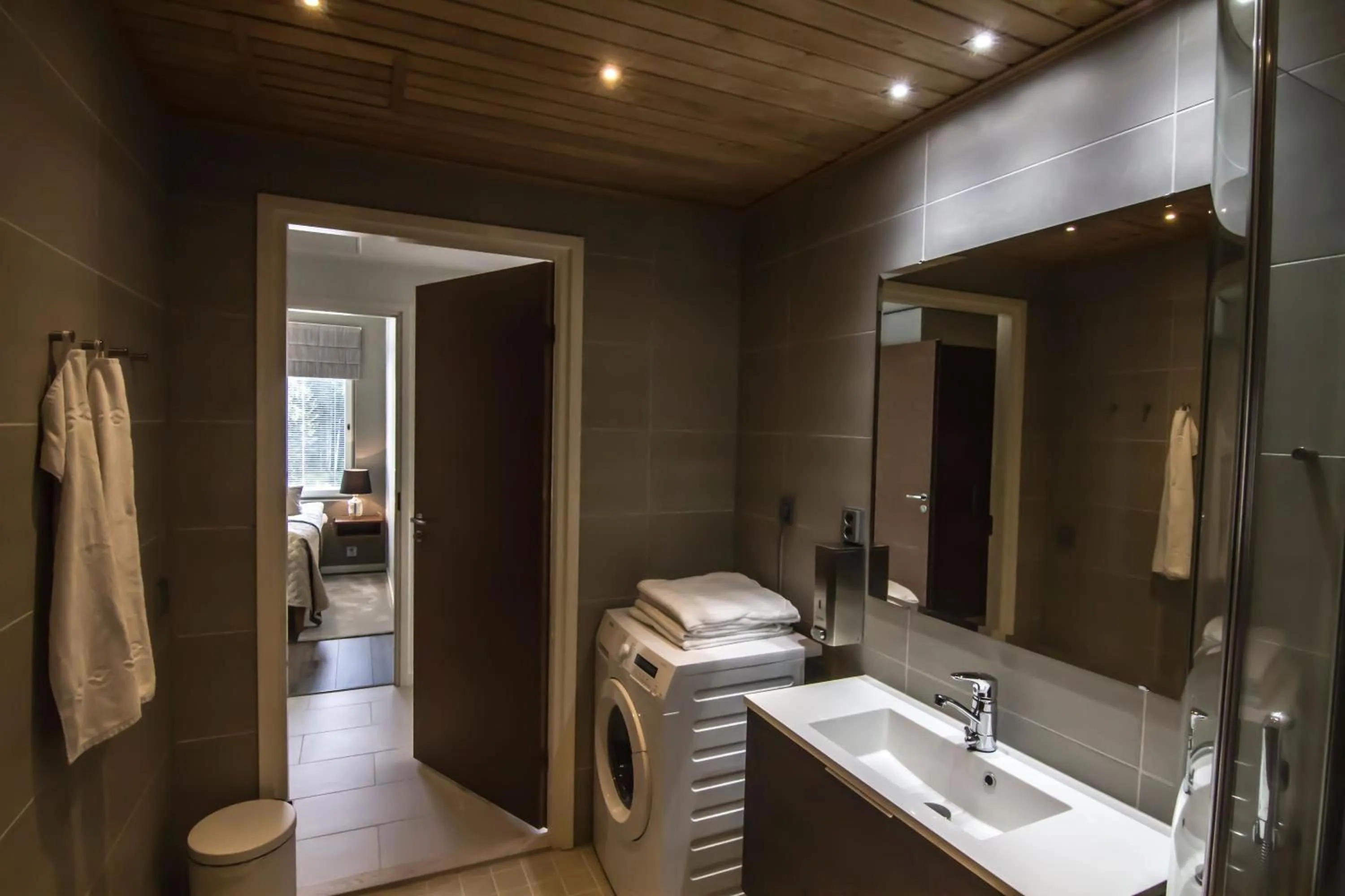 Bathroom in Aateli Lakeside Chalets - former Vuokatti Suites