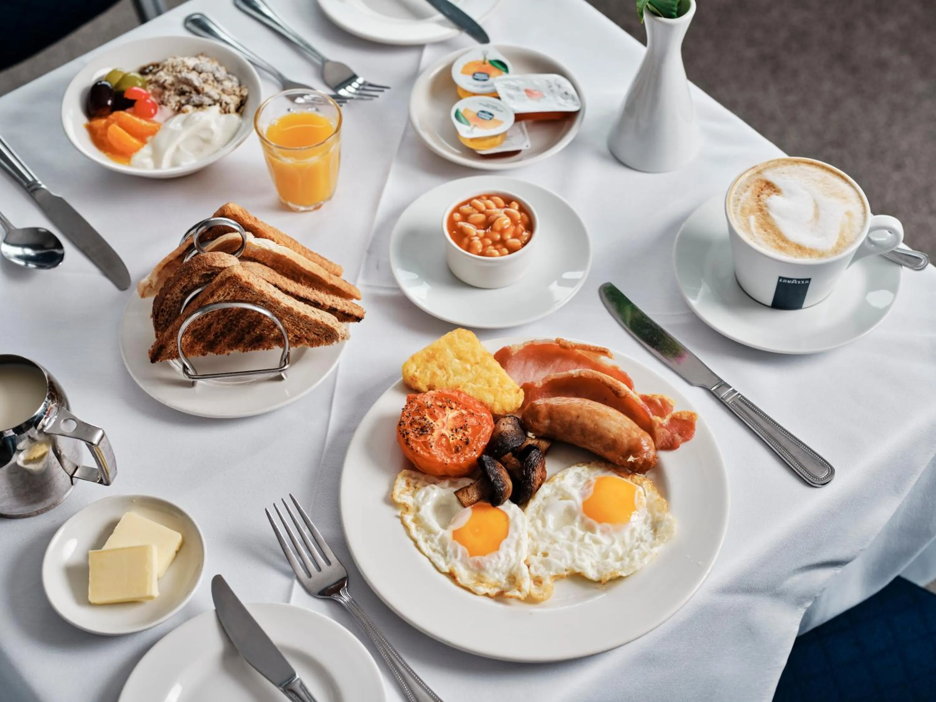 Breakfast in Hotel Ambassadeur