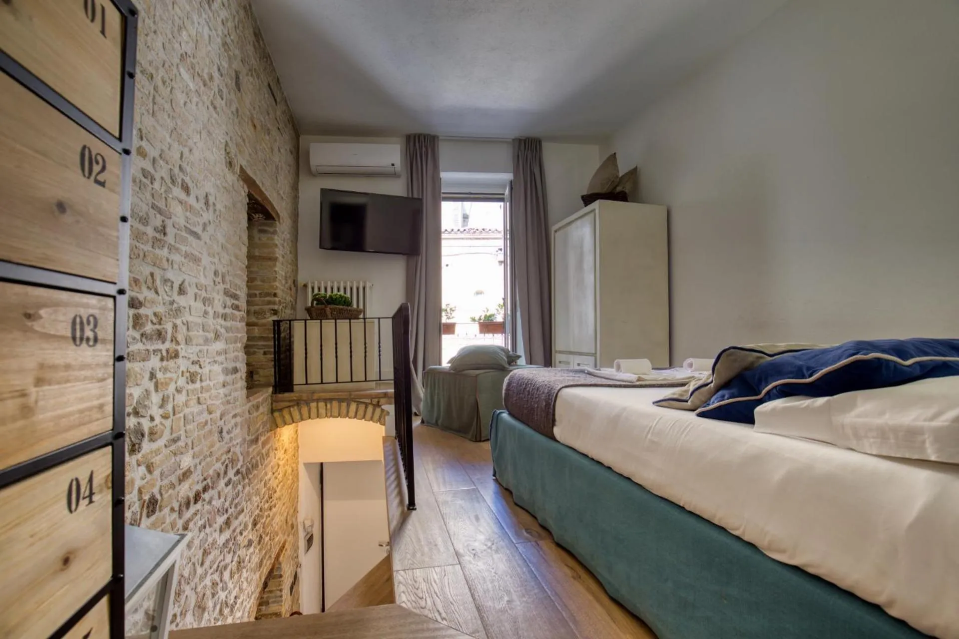 Photo of the whole room, Bed in Residenza Amblingh