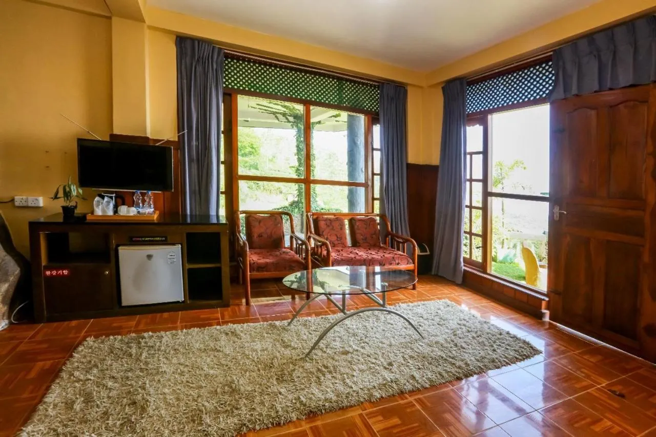 Srilak View Holiday Inn