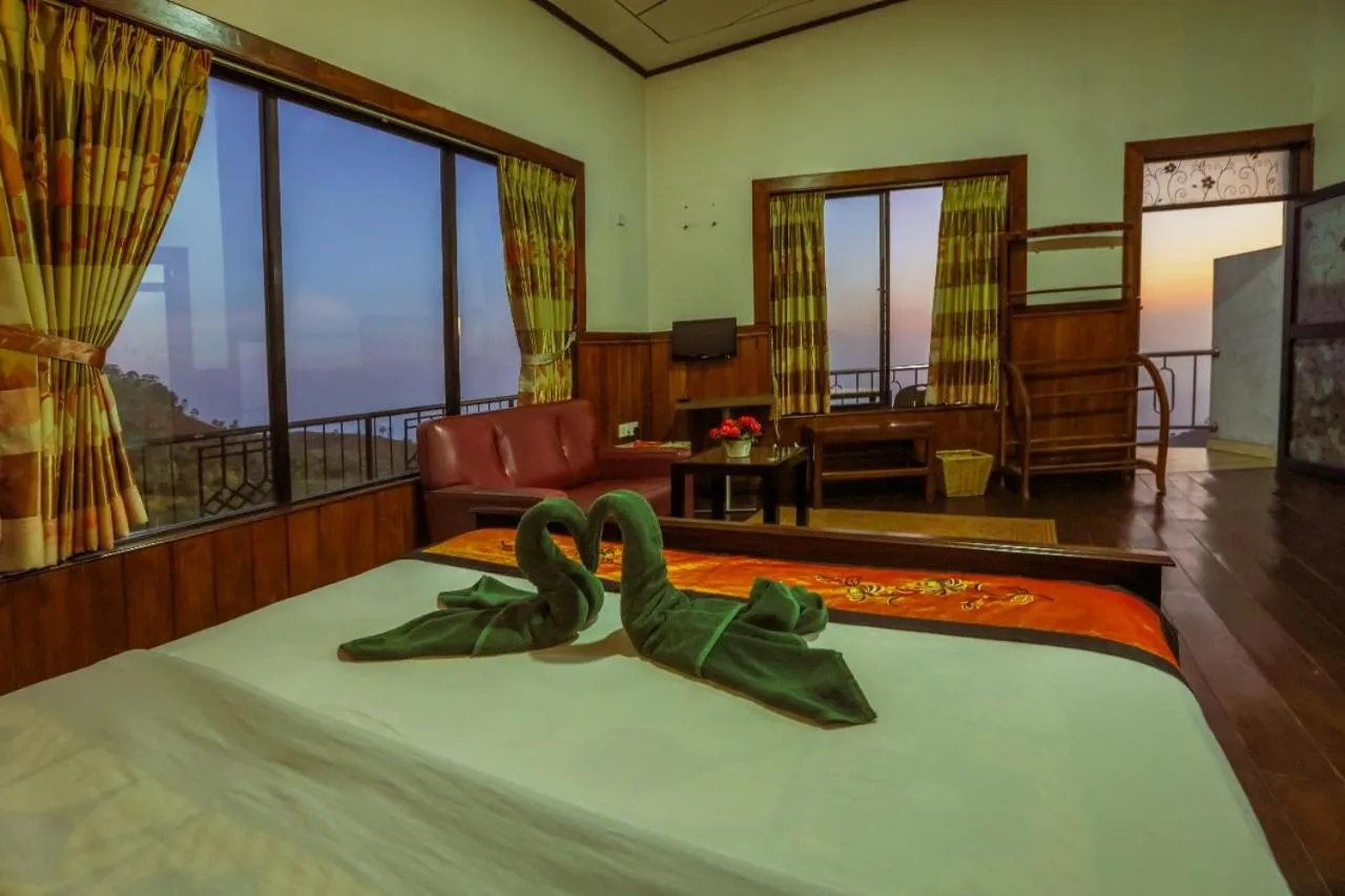 Srilak View Holiday Inn