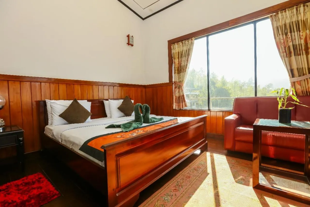 Srilak View Holiday Inn