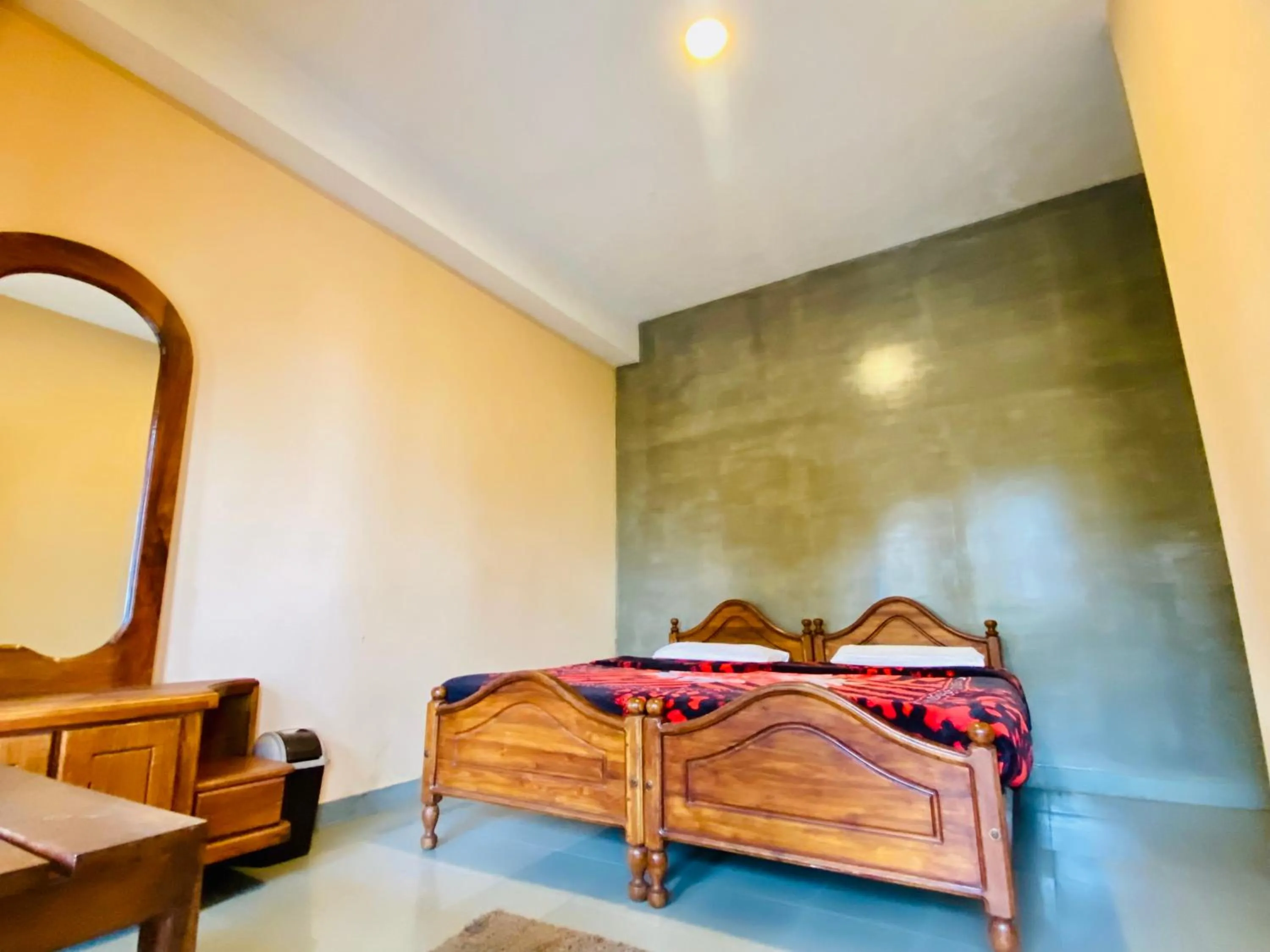 Srilak View Holiday Inn