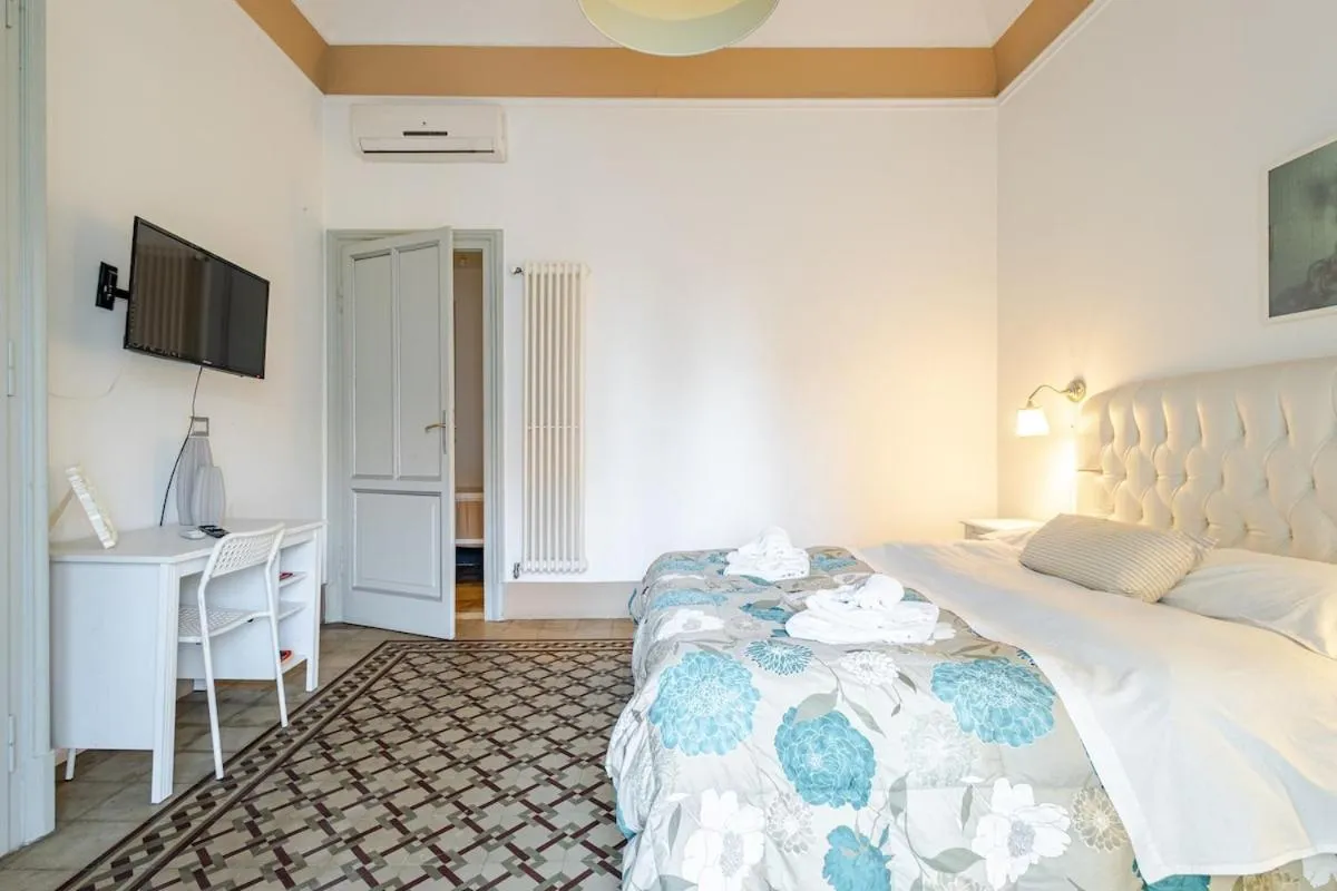 Photo of the whole room in Elephant's Smile B&B