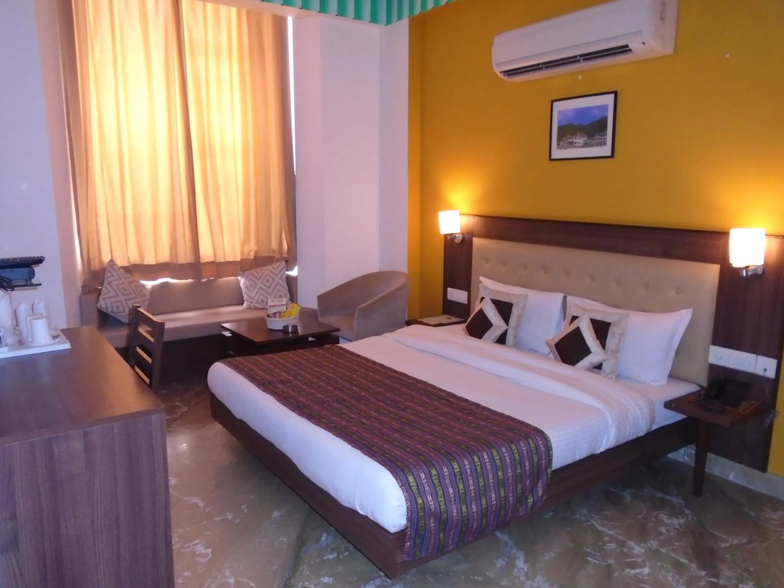 cot, Bed in Inn Tawang Near B L Kapoor Hospital A Well Hygiene Hotel