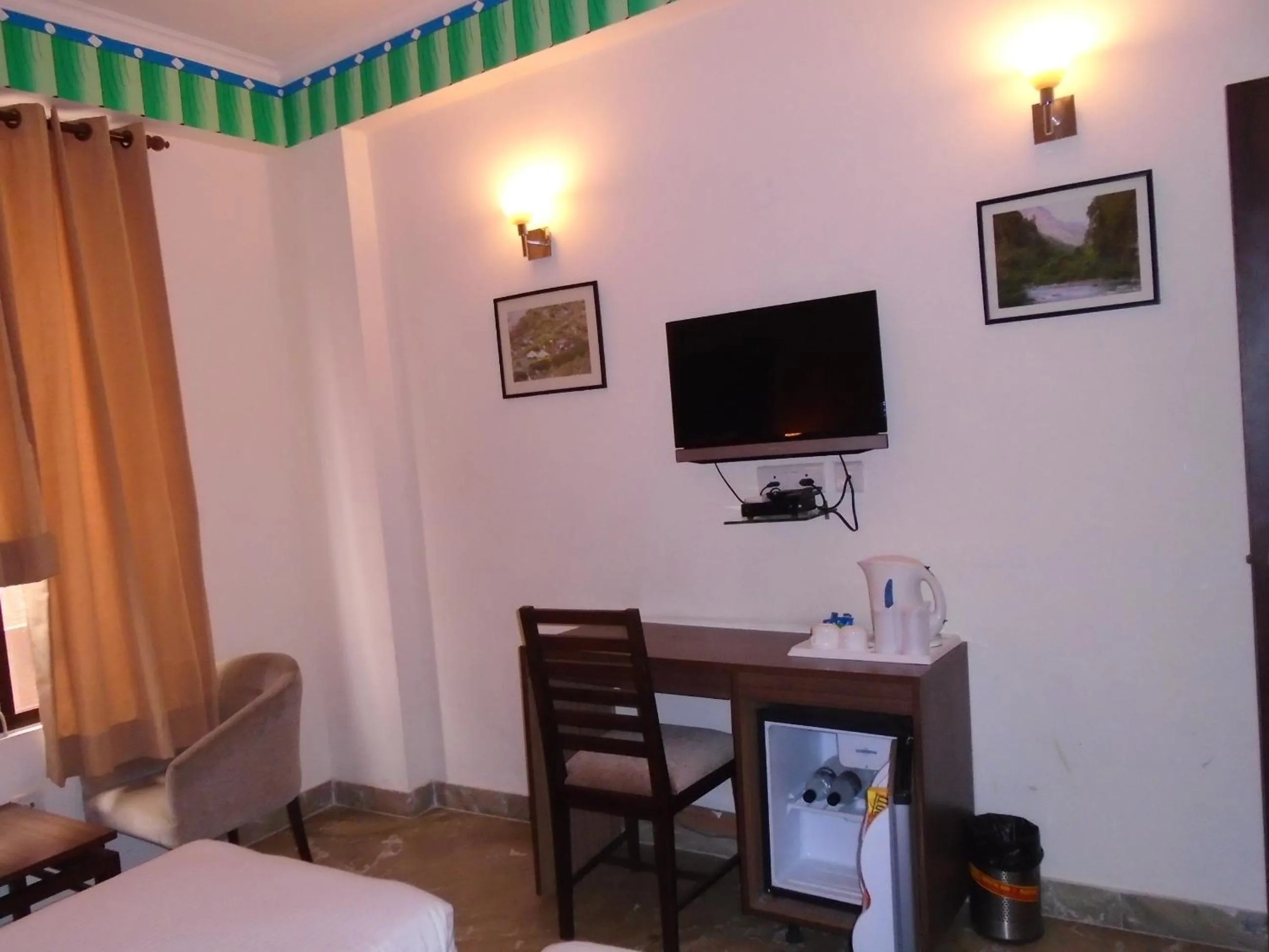 Food close-up, Bed in Inn Tawang Near B L Kapoor Hospital A Well Hygiene Hotel